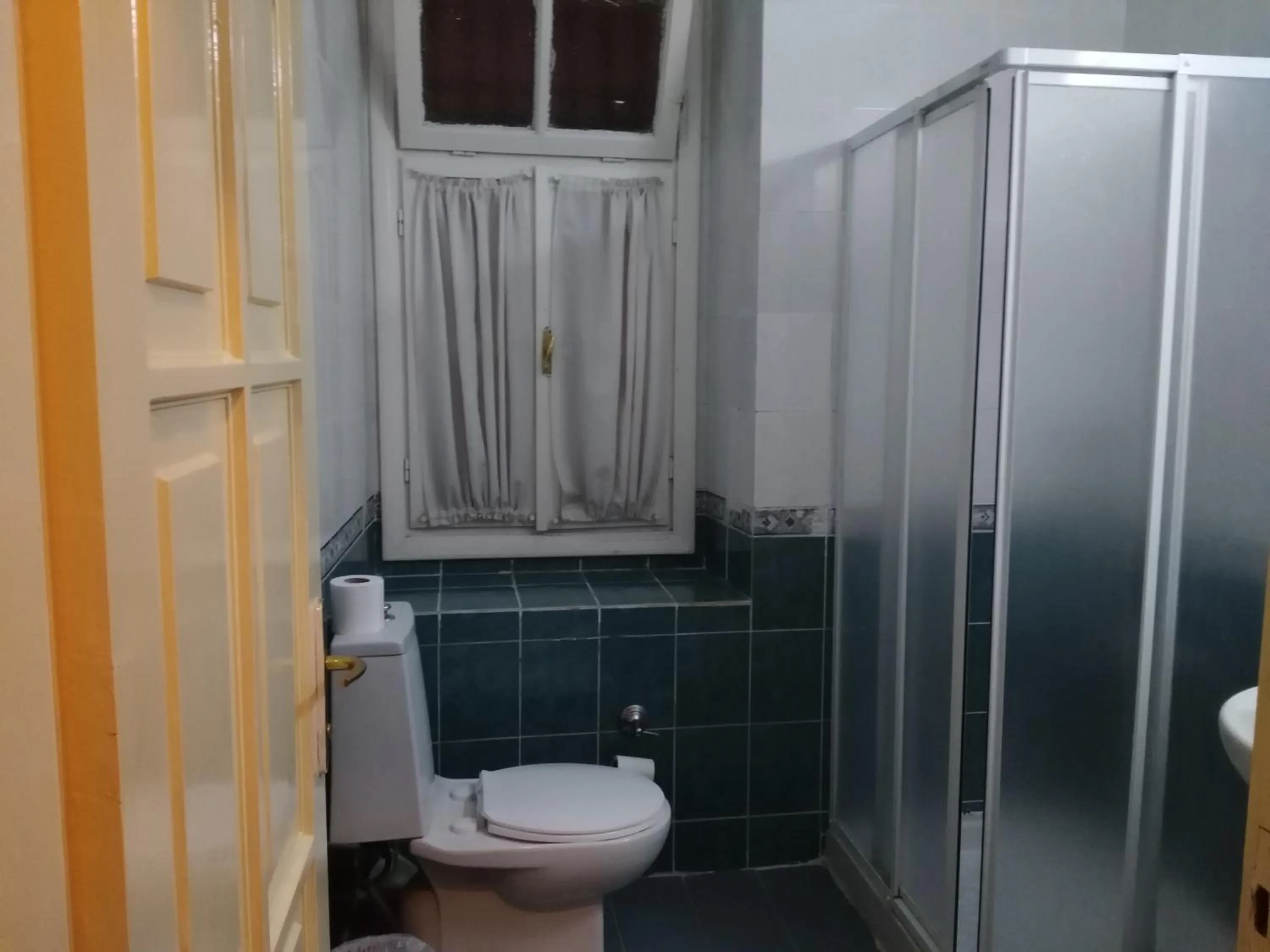 Bathroom in Antik Ridvan Hotel