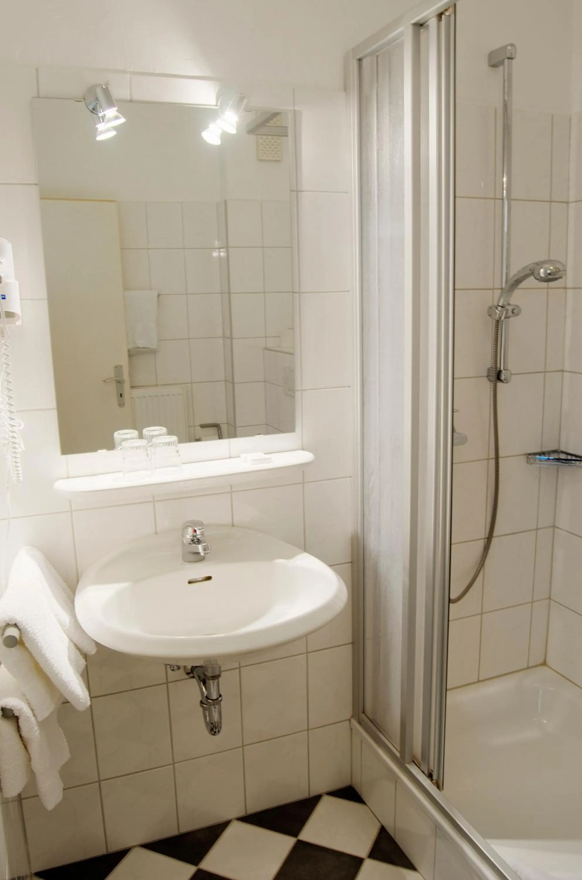 Shower in Hotel-Café "Schauinsland"