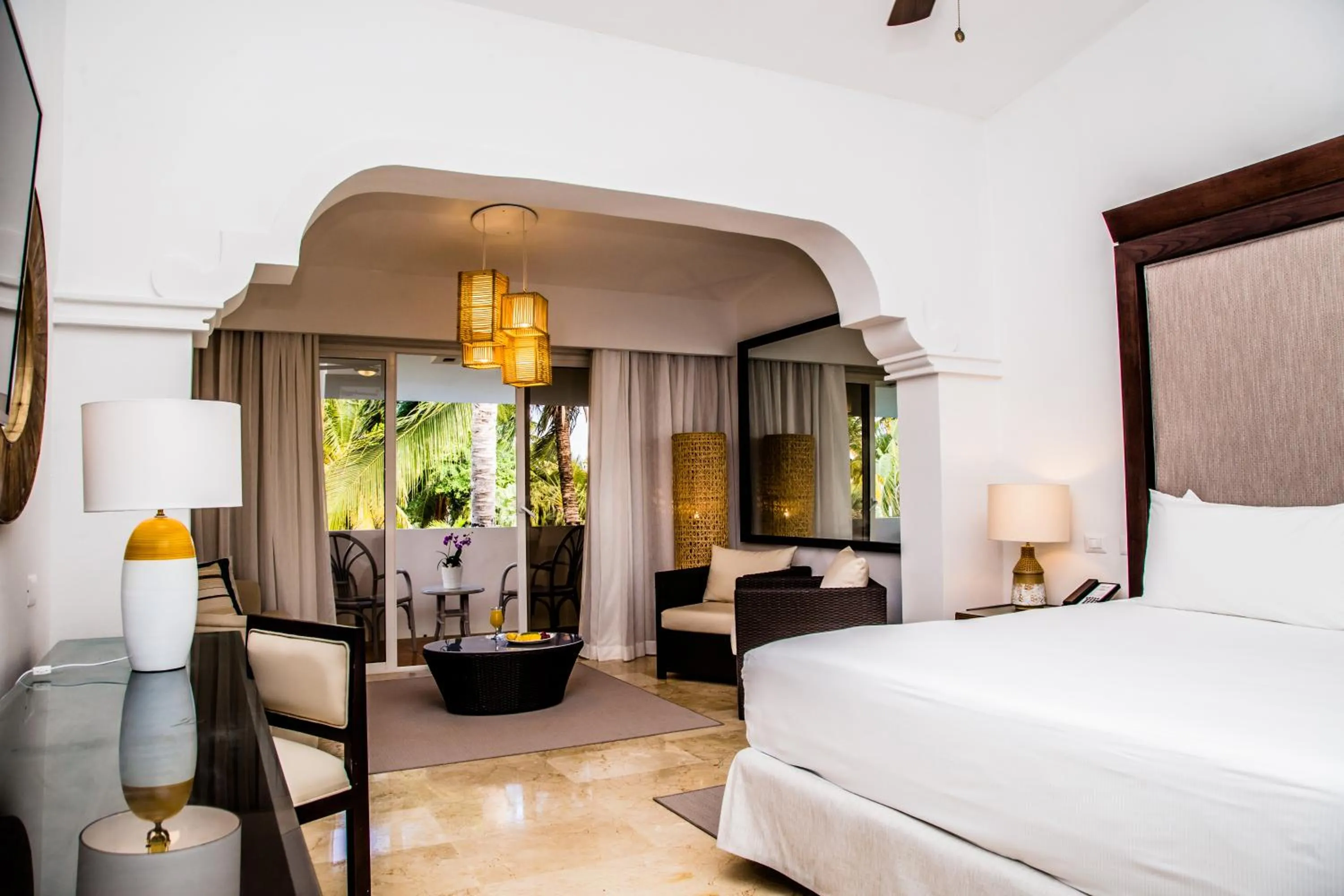 Bed in Meliá Caribe Beach Resort-All Inclusive