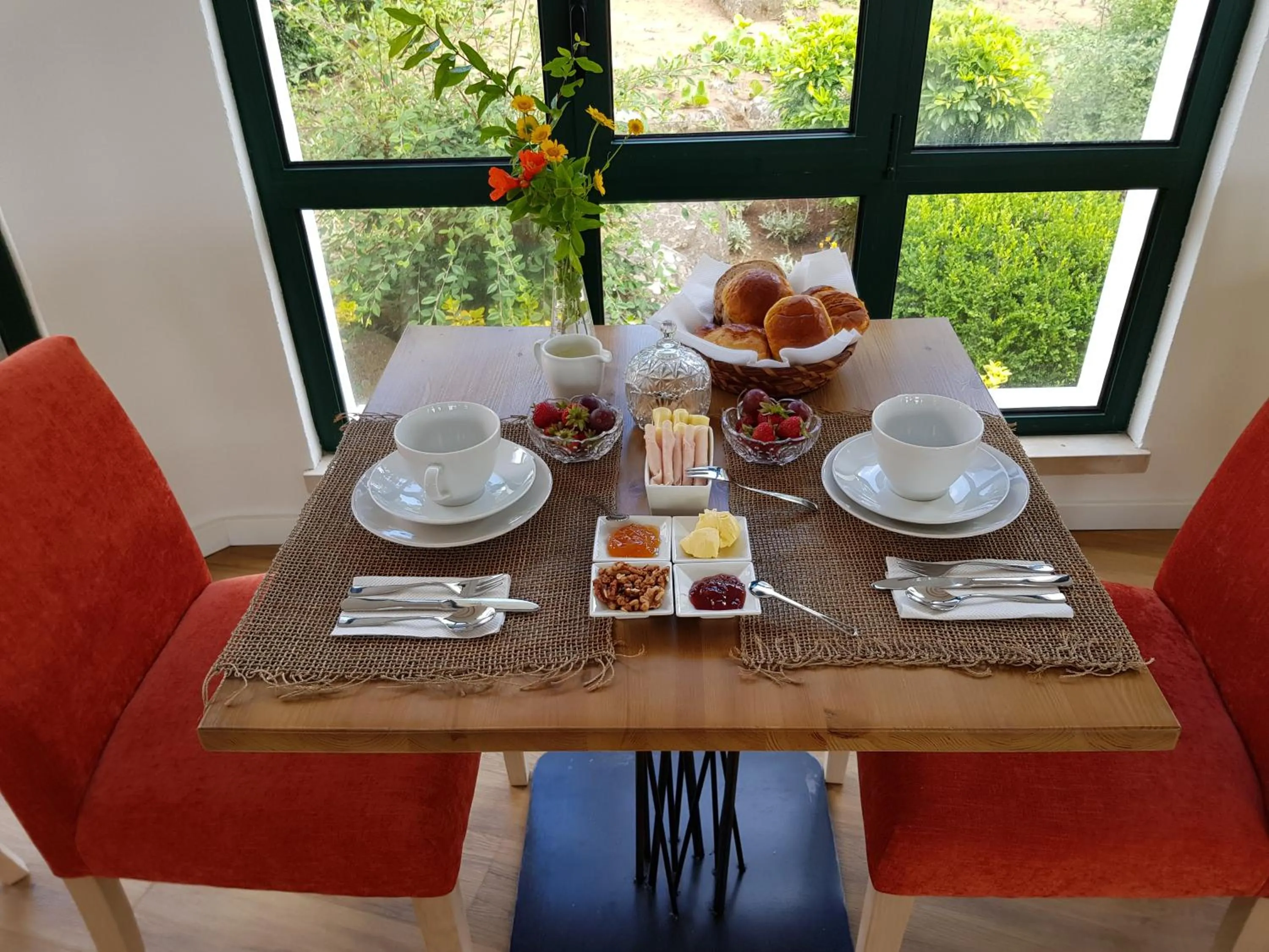 Continental breakfast in Sintra Rural Home - Cerrado da Serra