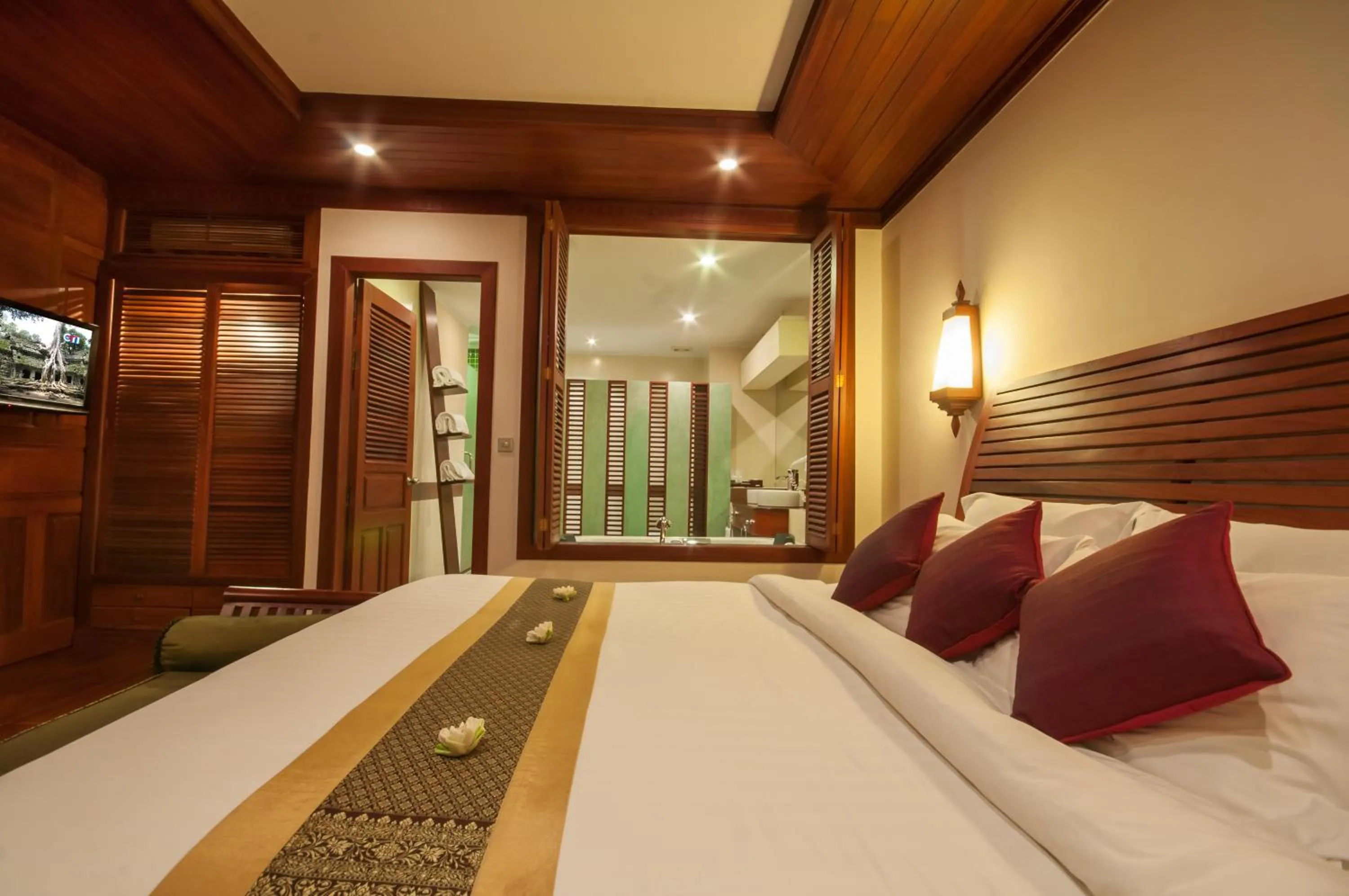 Bed in Borei Angkor Resort & Spa