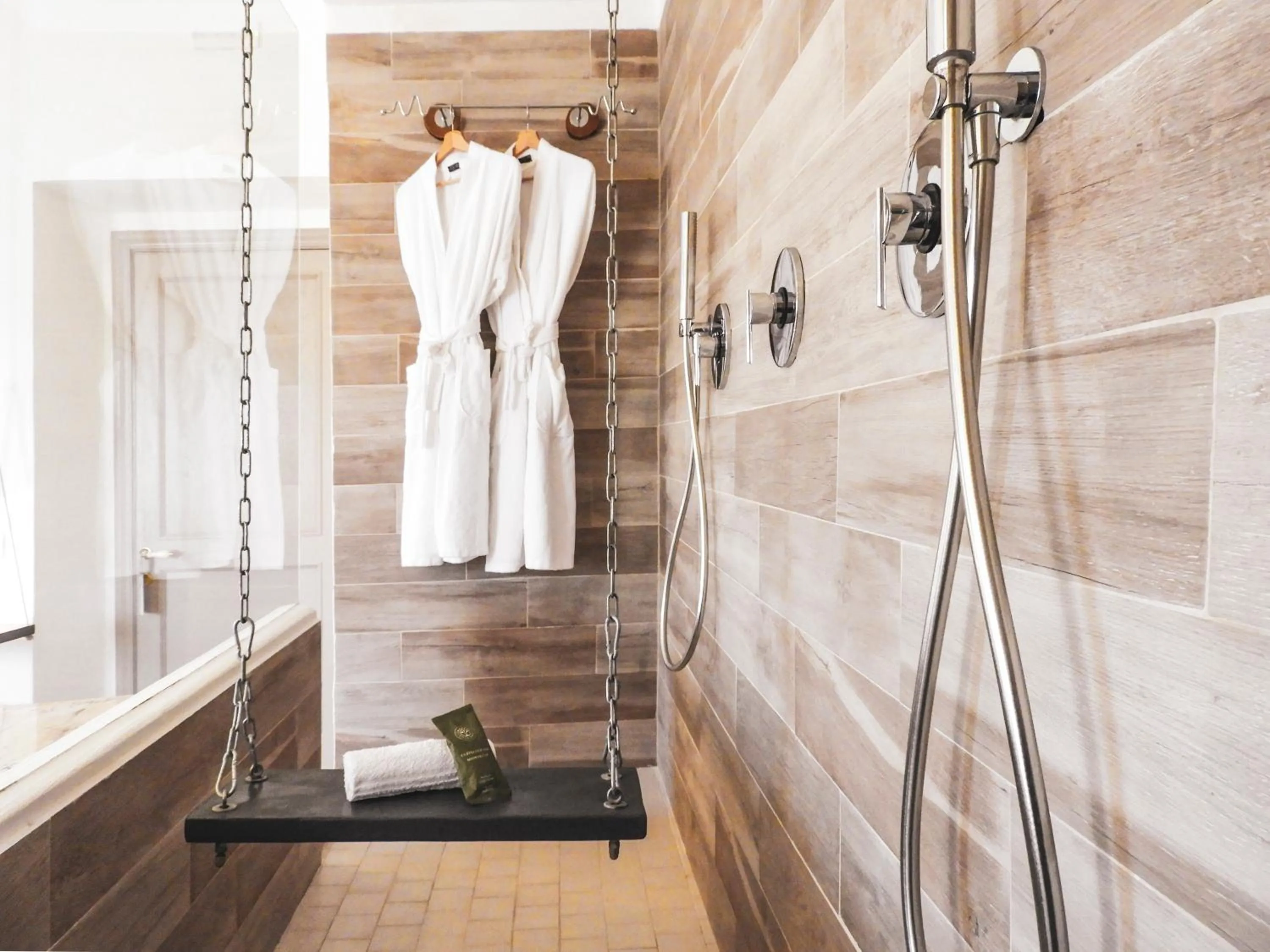 Shower in Tenuta Cortedomina