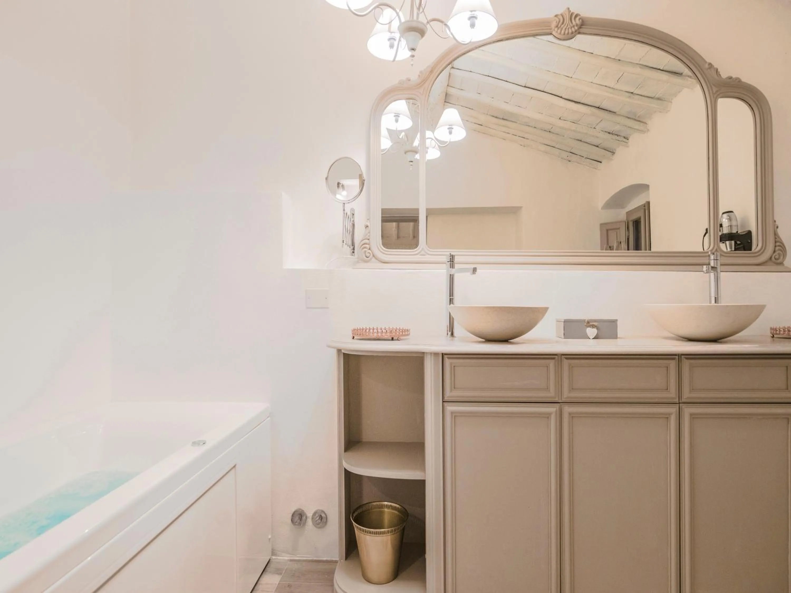 Hot Tub in Tenuta Cortedomina