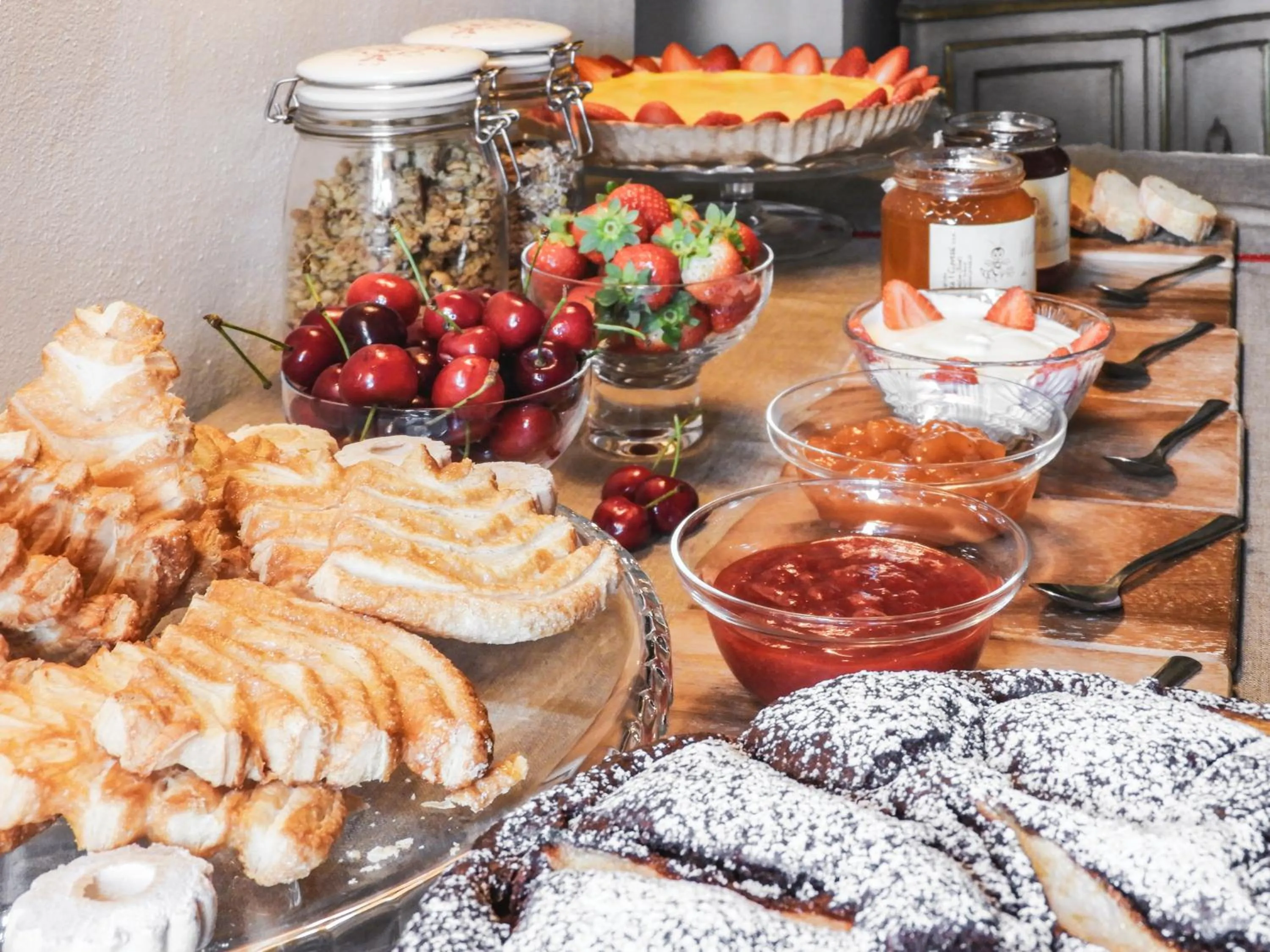 Continental breakfast in Tenuta Cortedomina