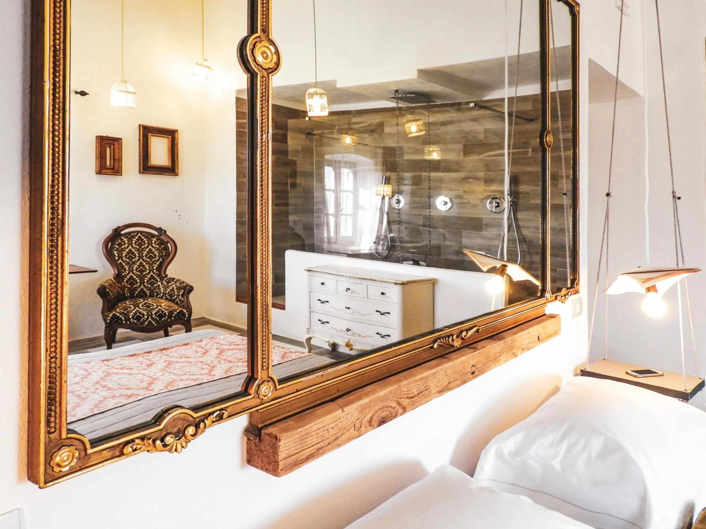 Shower, Bed in Tenuta Cortedomina