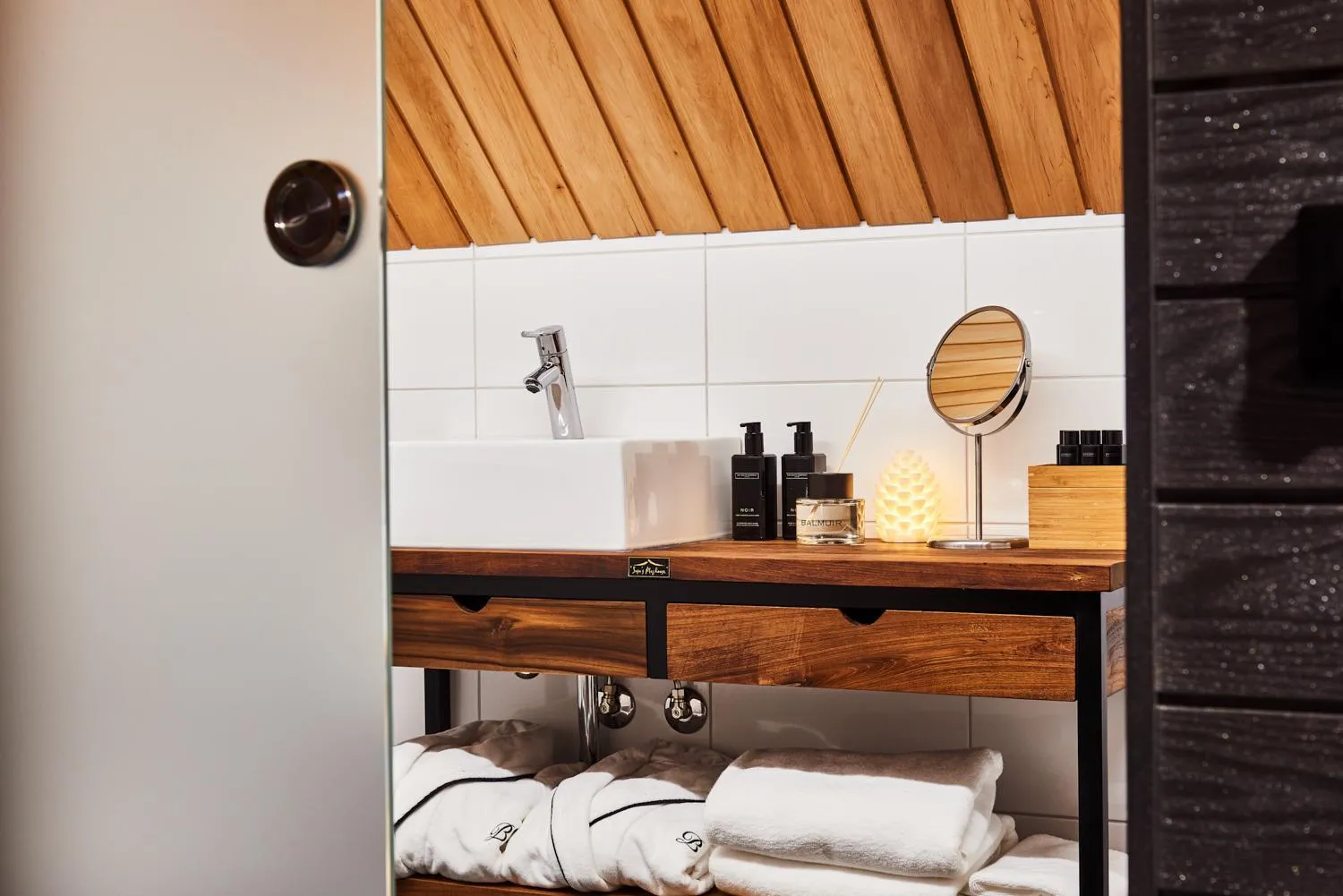 Bathroom in Arctic Land Adventure Glass Igloos