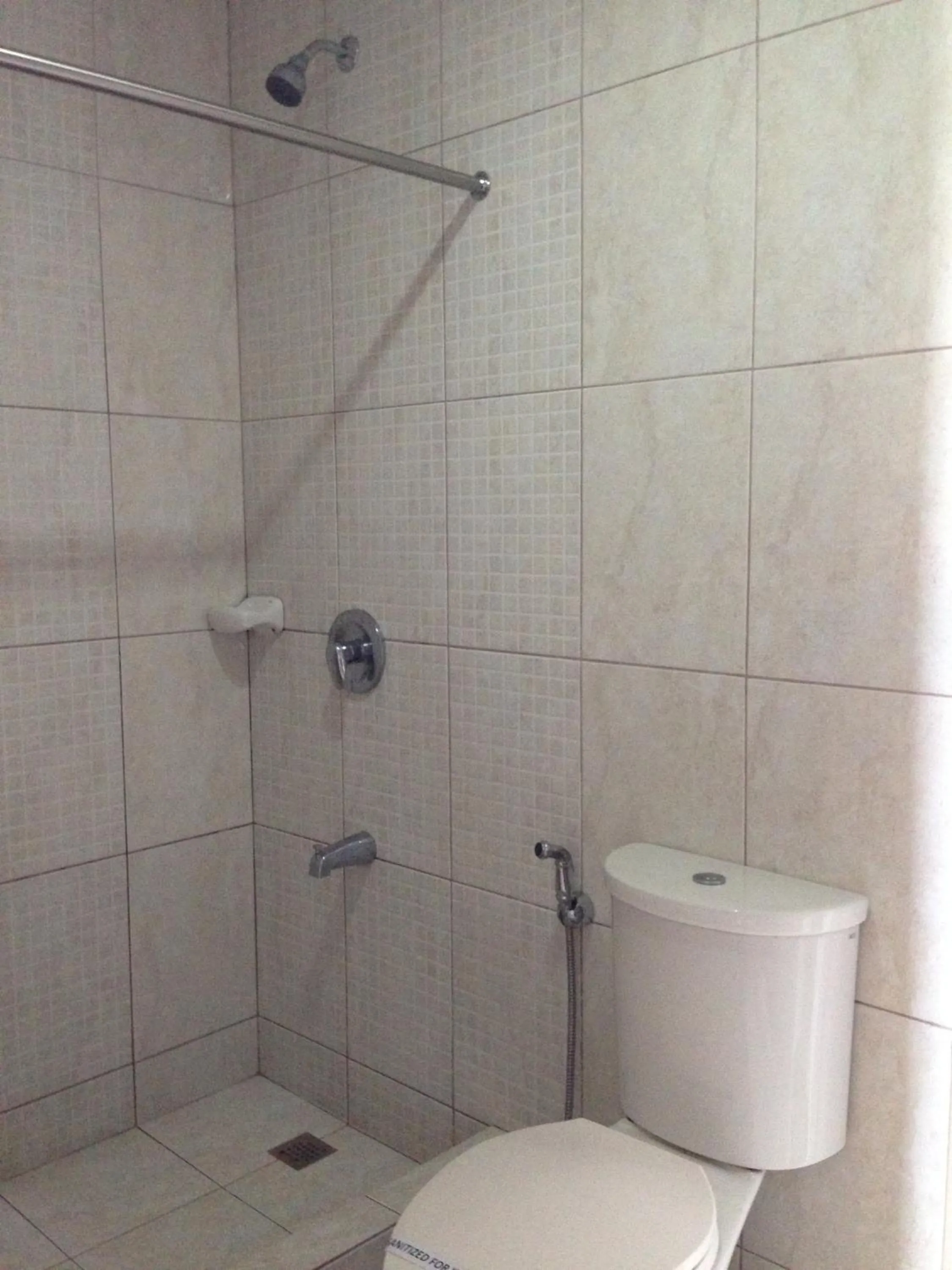 Bathroom in Hollywood Drive-In Hotel