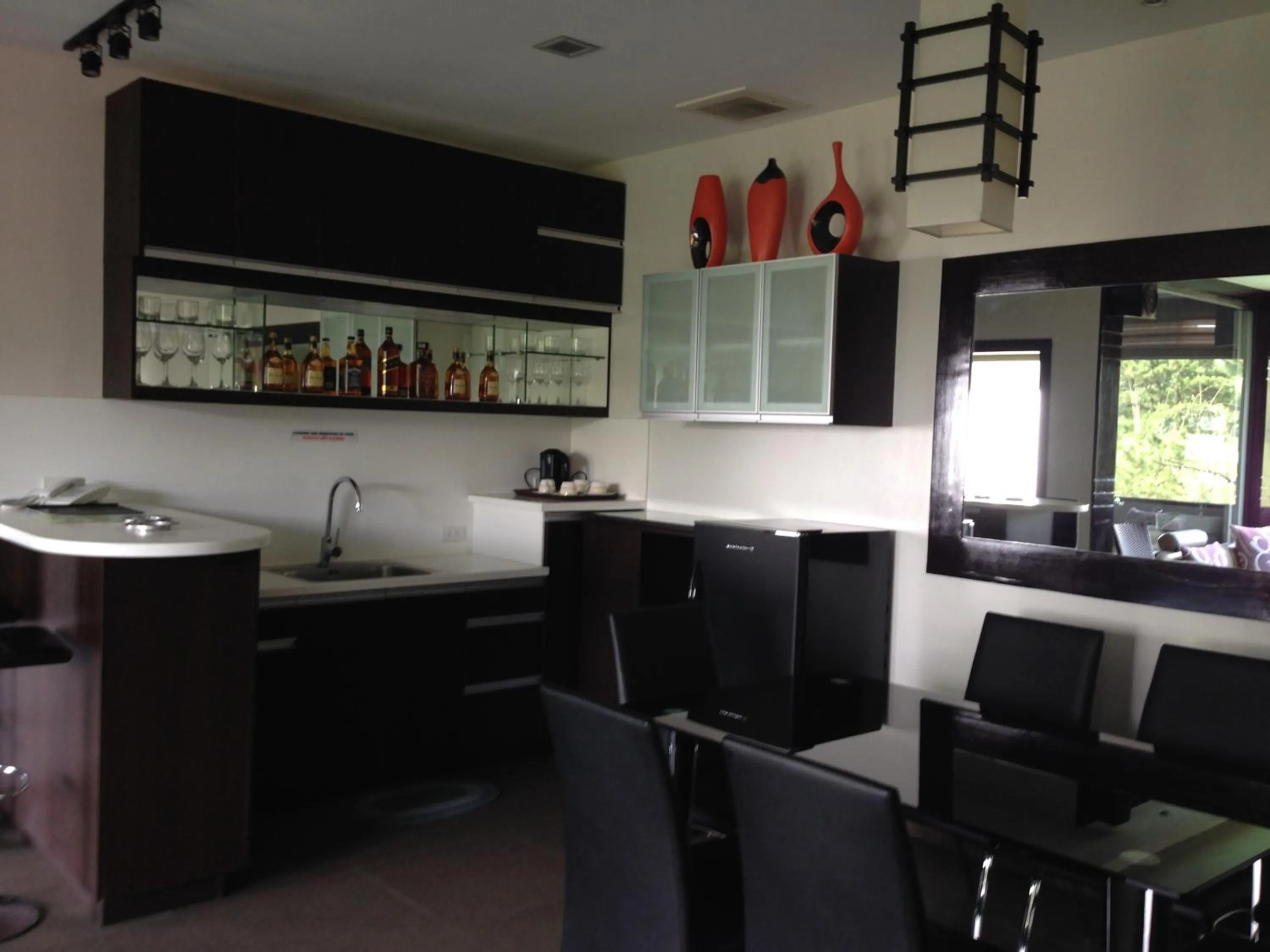 Kitchen or kitchenette in Hollywood Drive-In Hotel