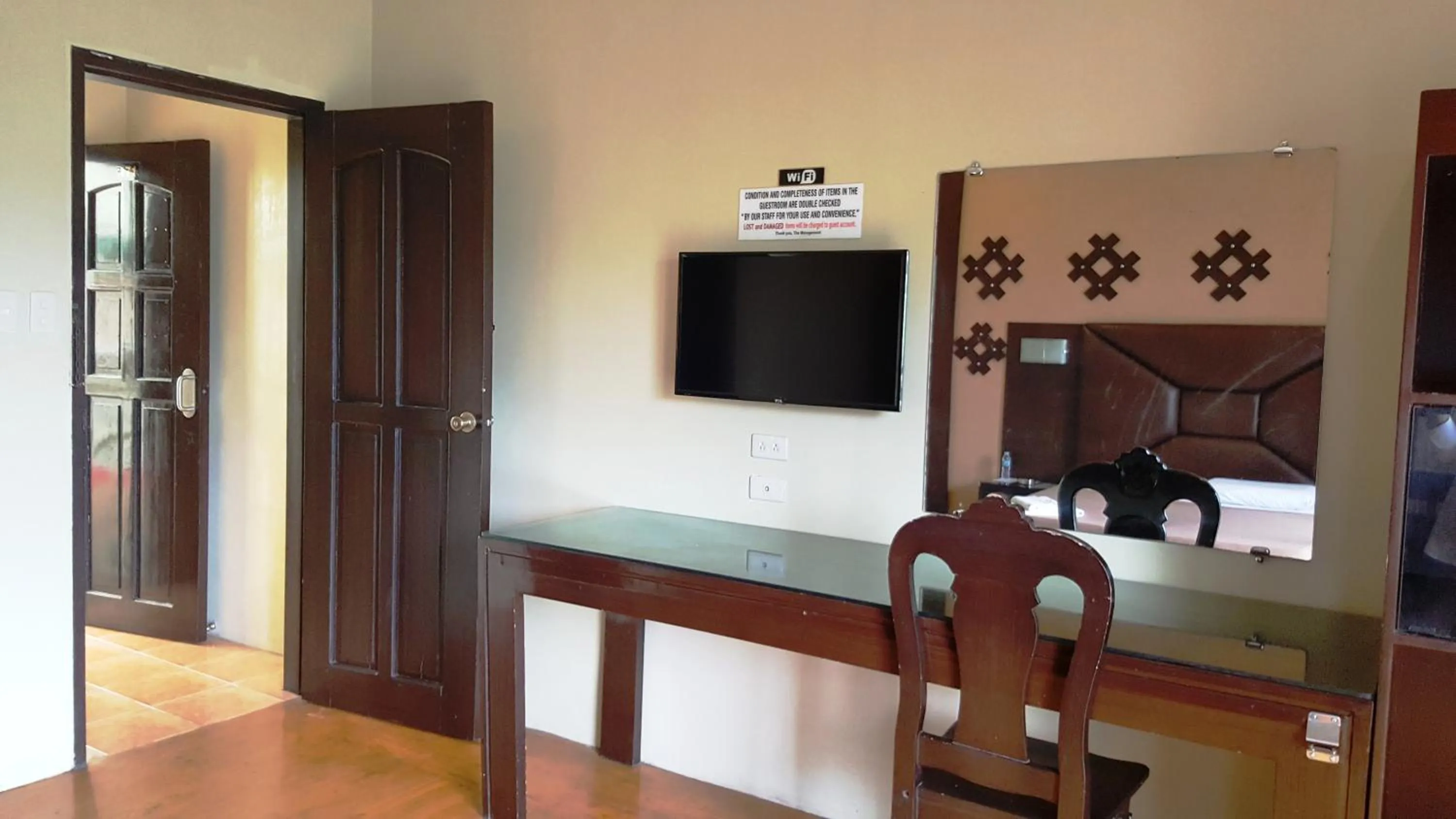 Hollywood Drive-In Hotel