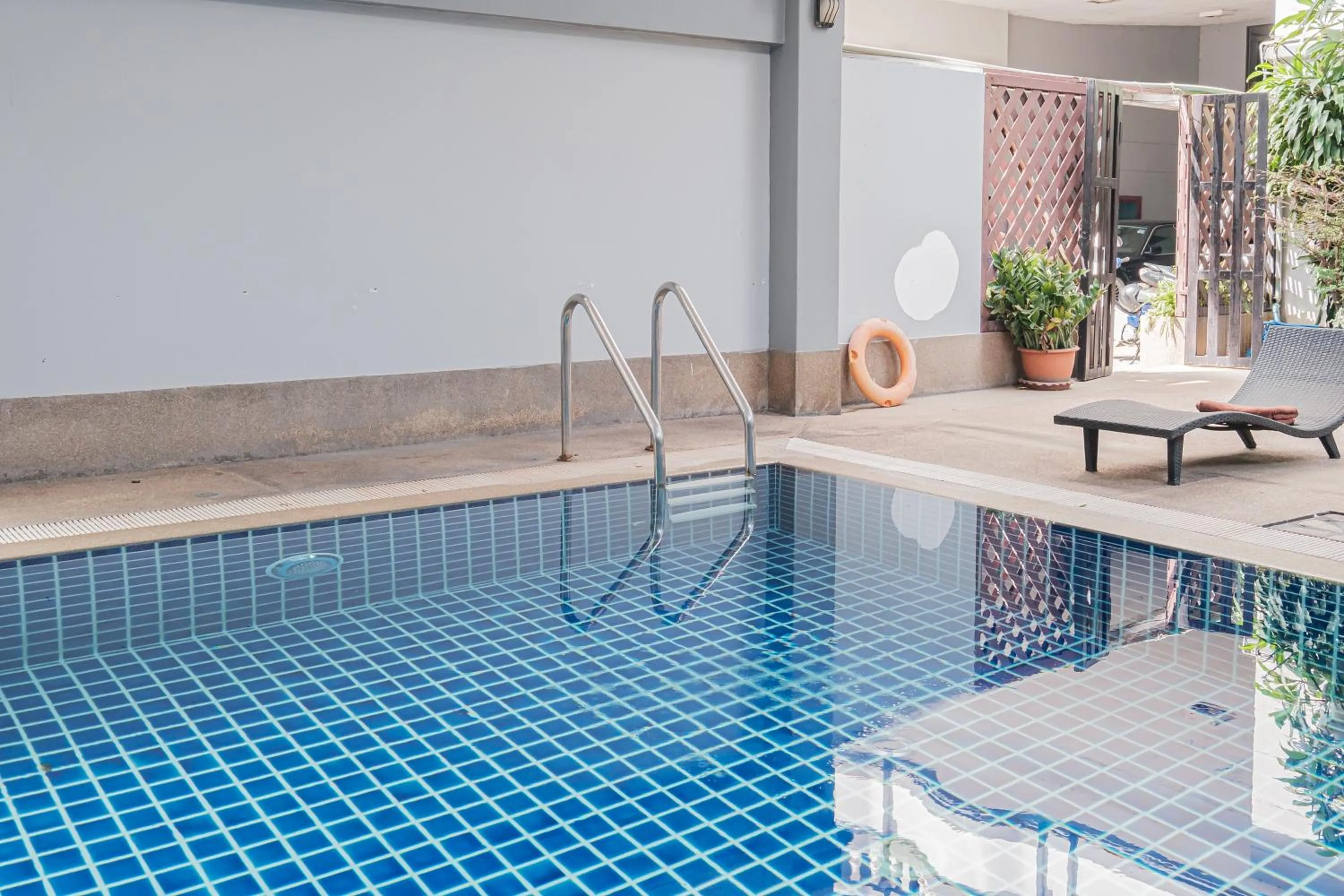 Pool view in Boss Mansion