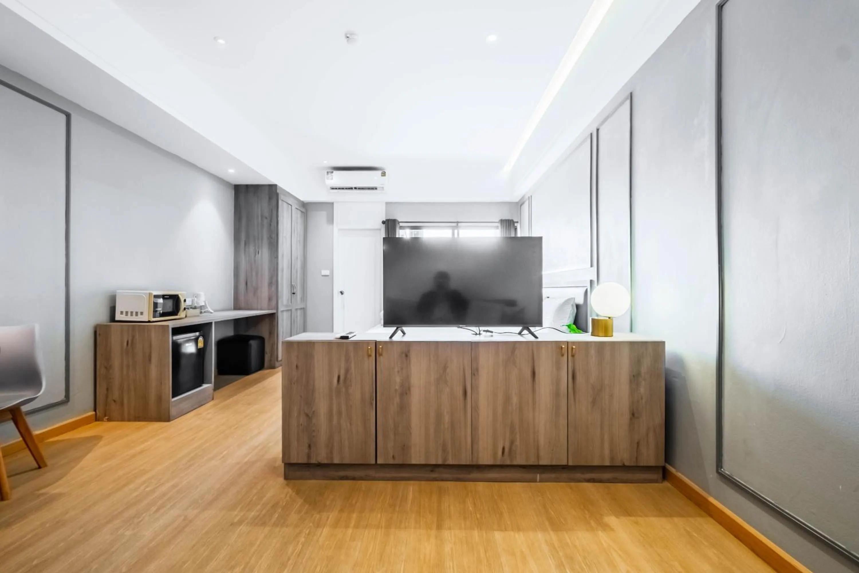 TV and multimedia in Boss Mansion