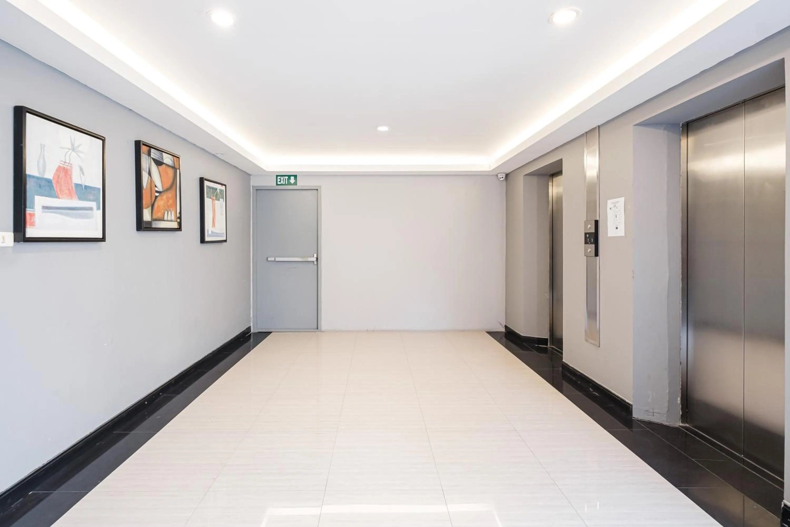 elevator in Boss Mansion