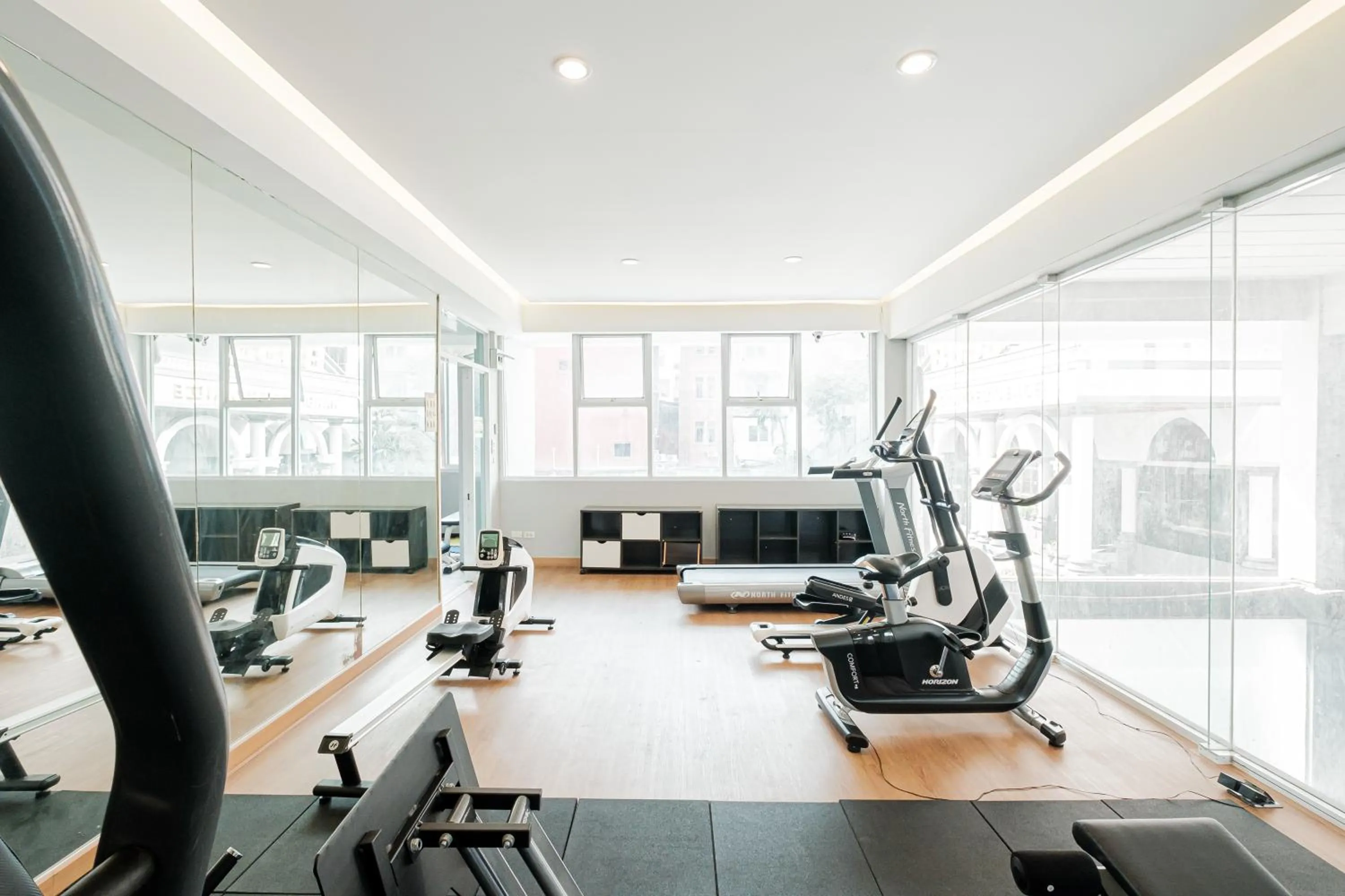 Fitness centre/facilities in Boss Mansion