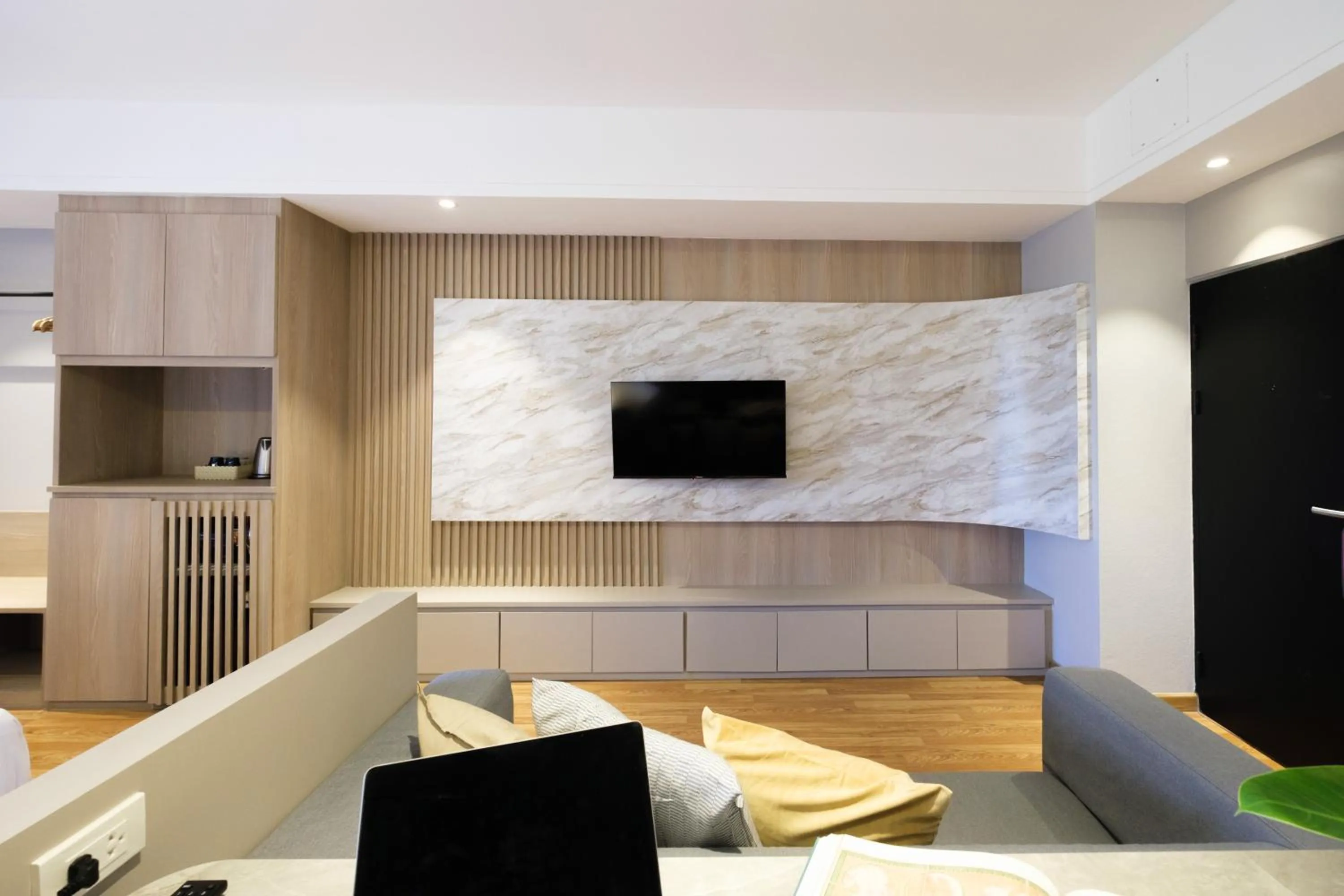 TV and multimedia in Boss Mansion