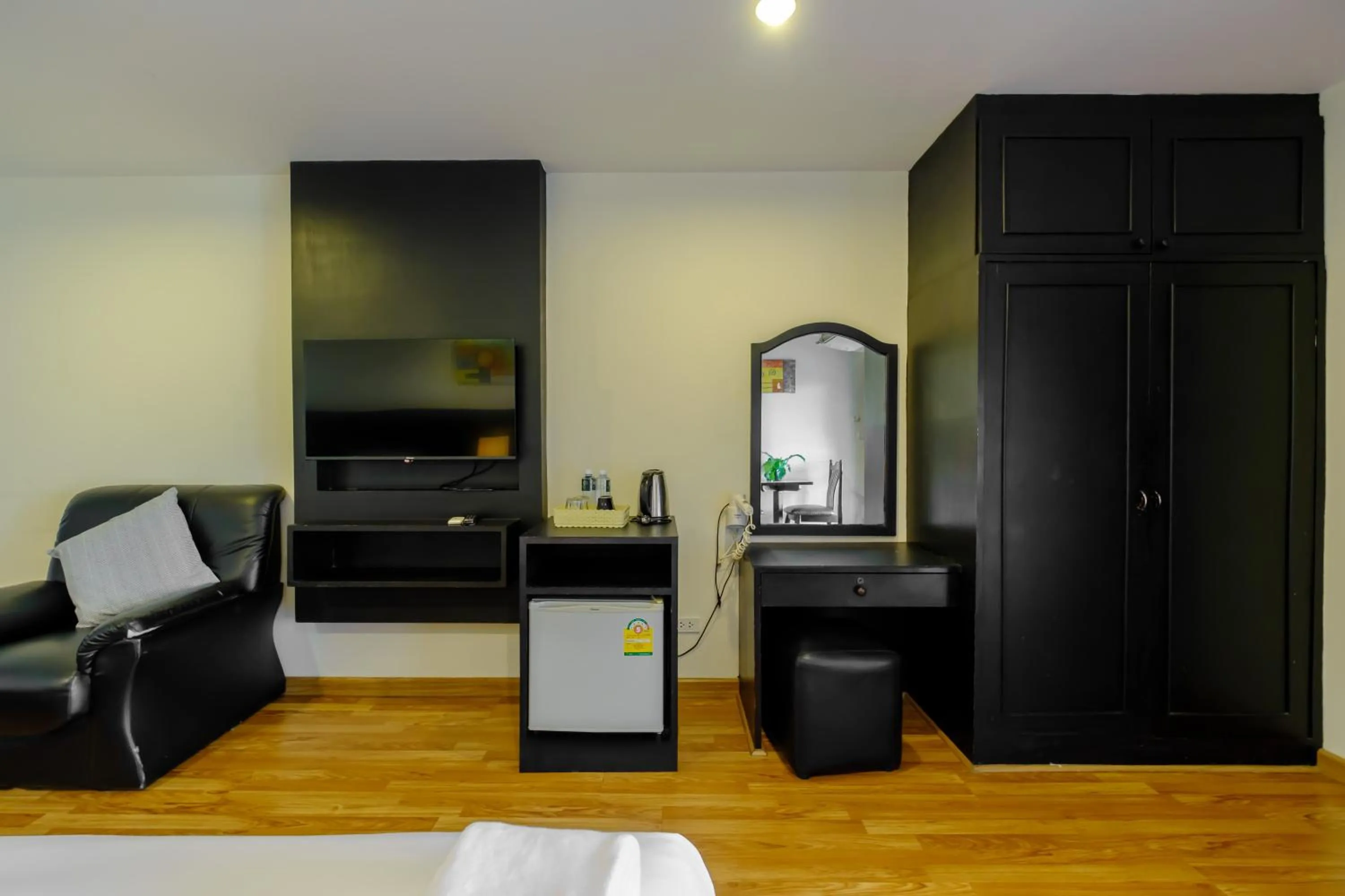 minibar in Boss Mansion