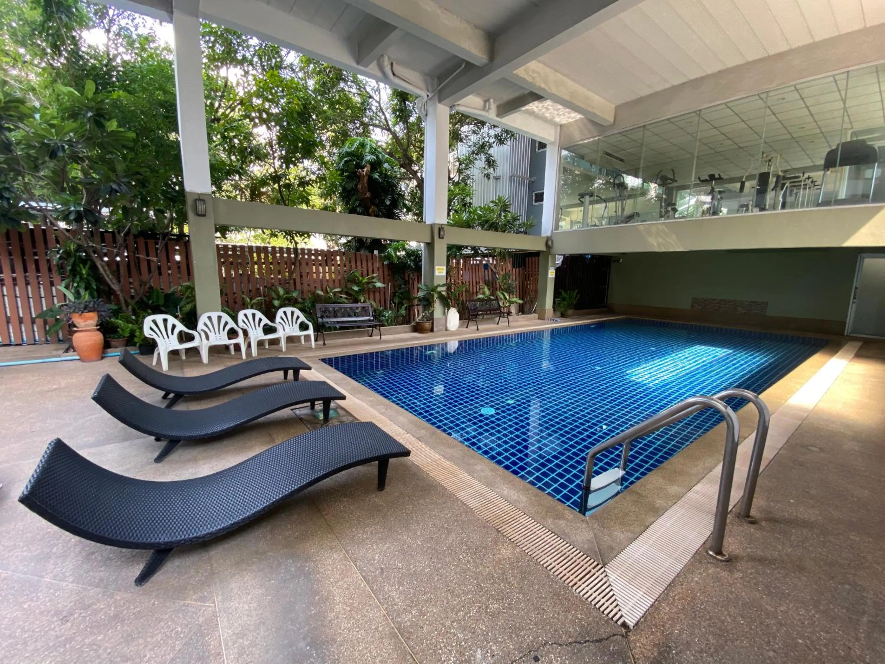 Swimming pool in Boss Mansion