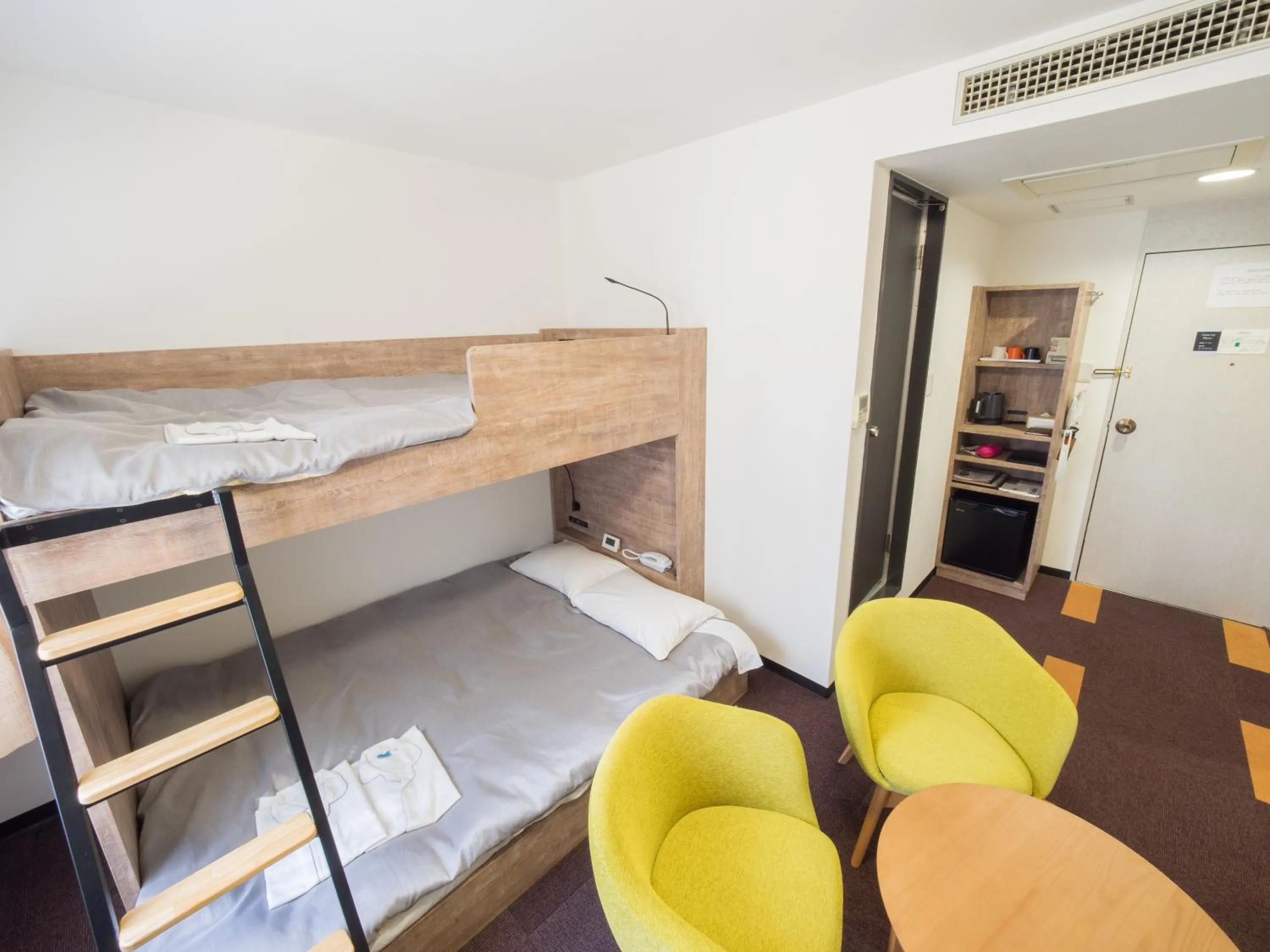 Photo of the whole room, Bed in Hotel Shin Osaka