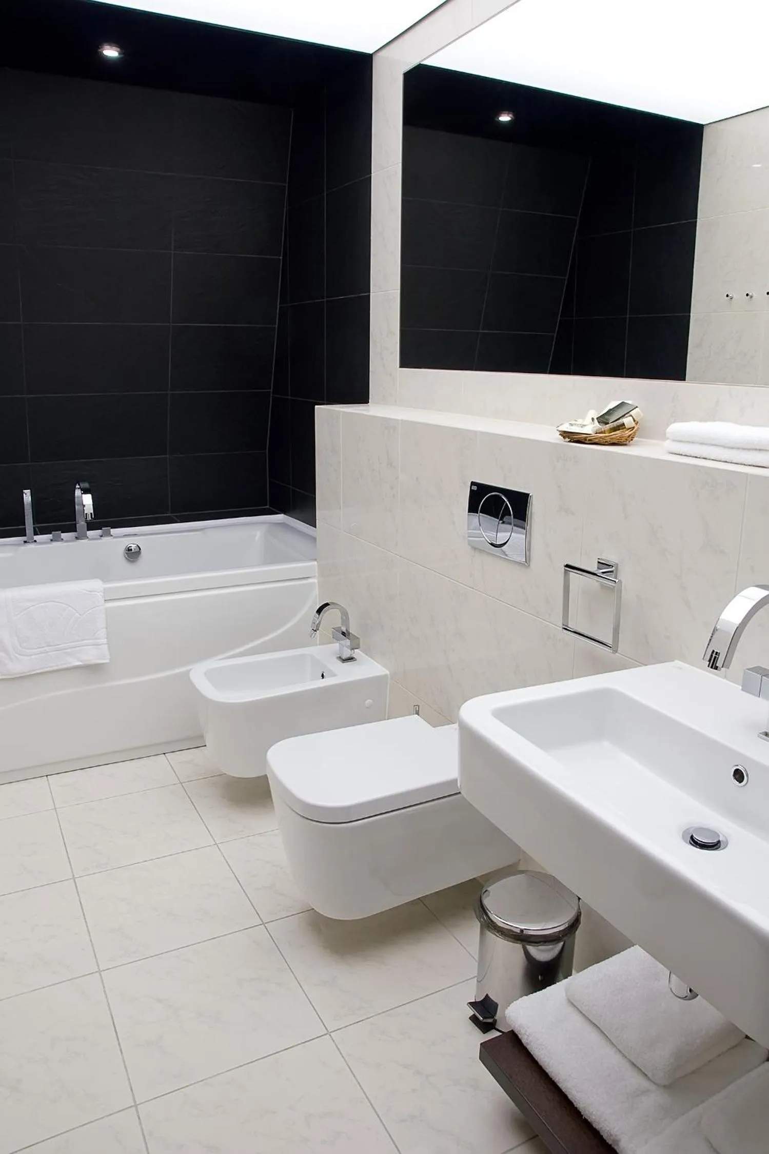 Bathroom in Hotel Habenda