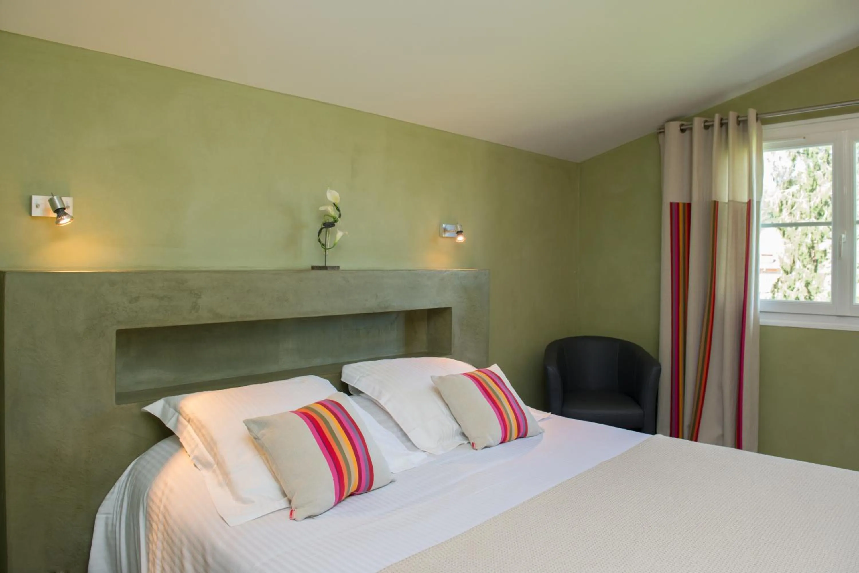 Photo of the whole room, Bed in Logis Hotel Ur-Hegian