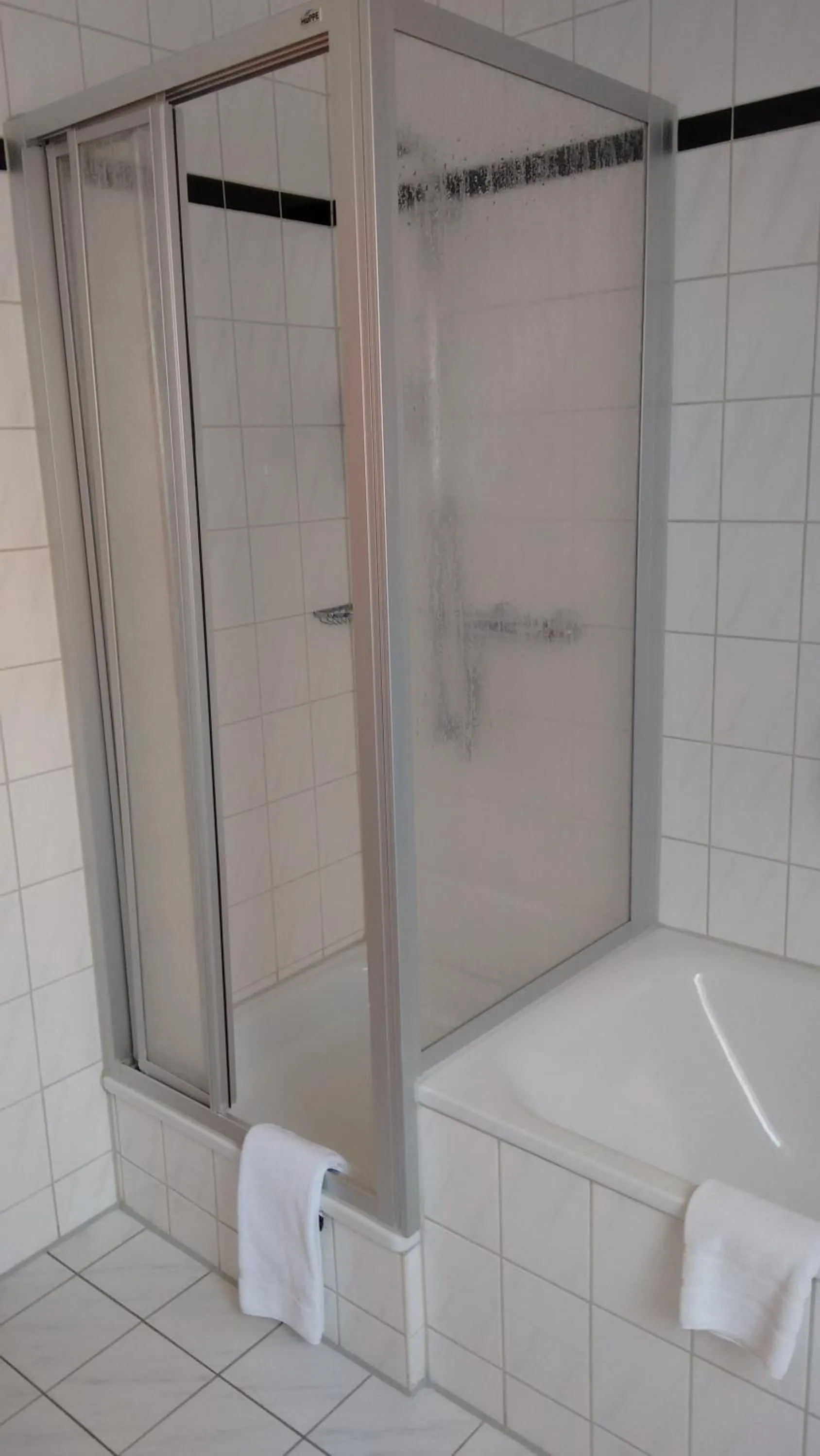 Shower in City Hotel Aschersleben