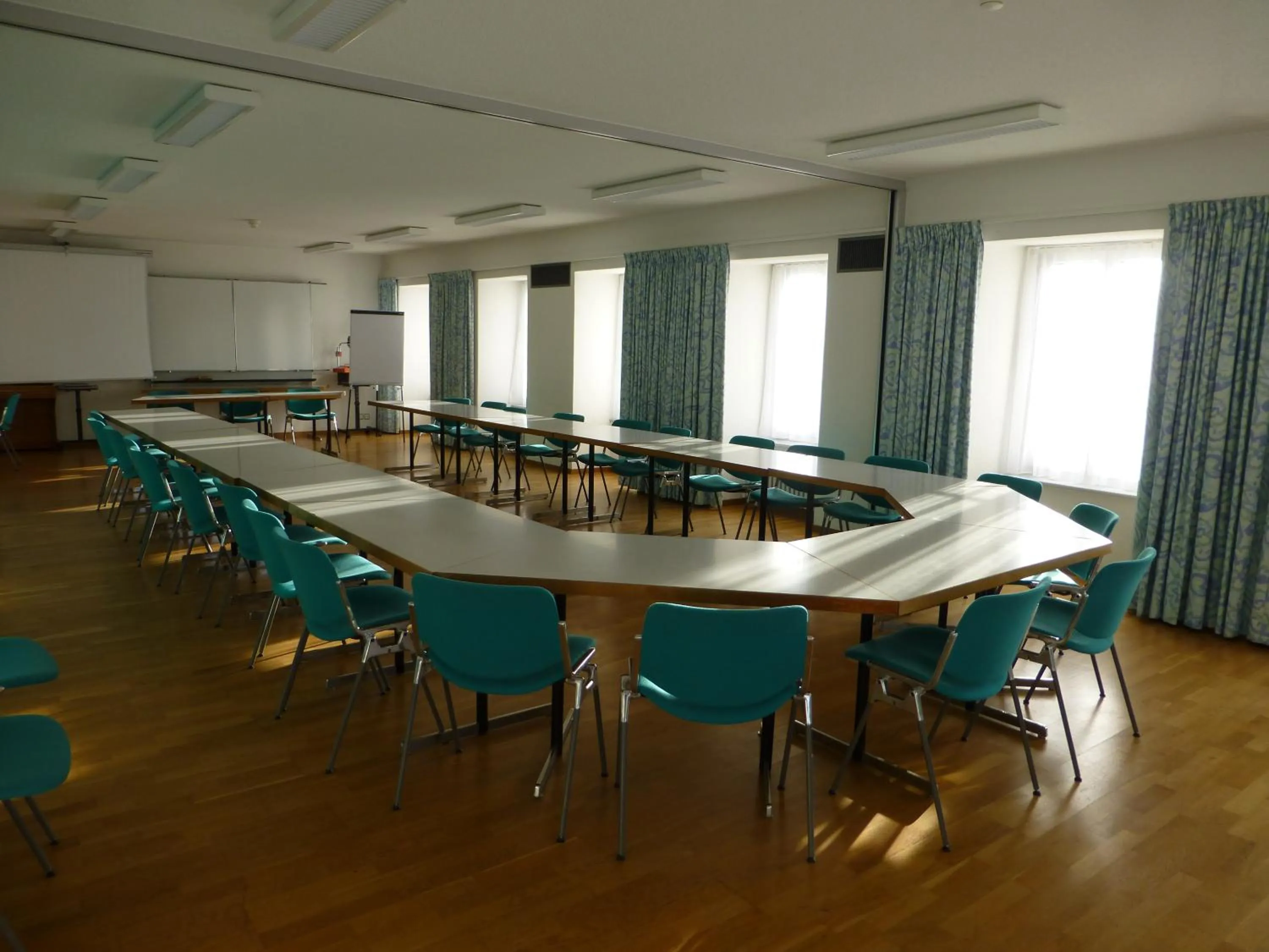 Business facilities in Hôtel de France