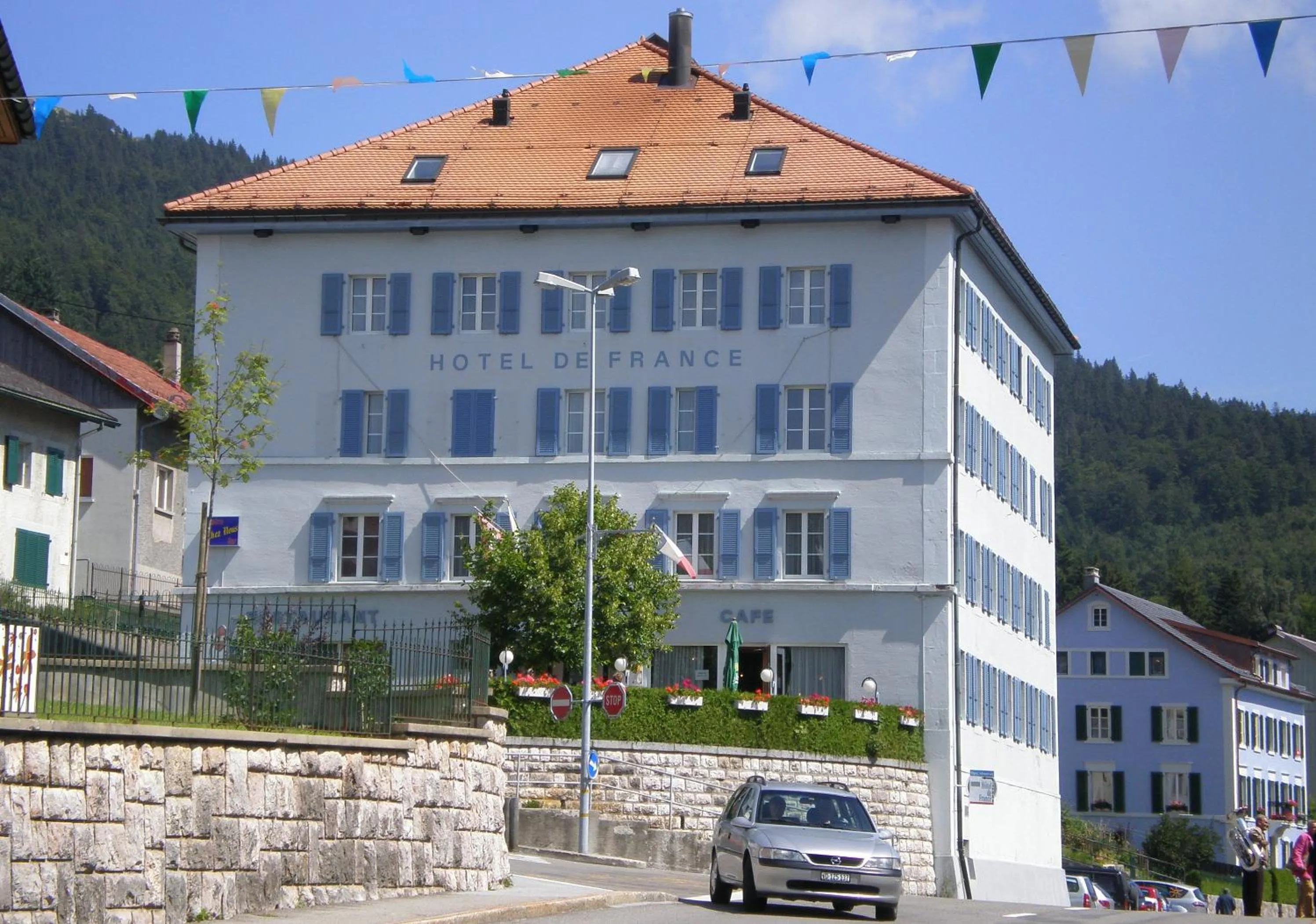 Facade/entrance in Hôtel de France