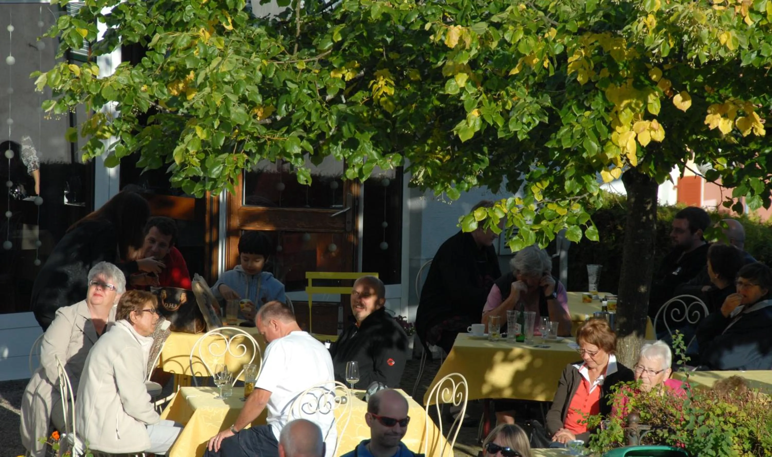 Restaurant/places to eat in Hôtel de France