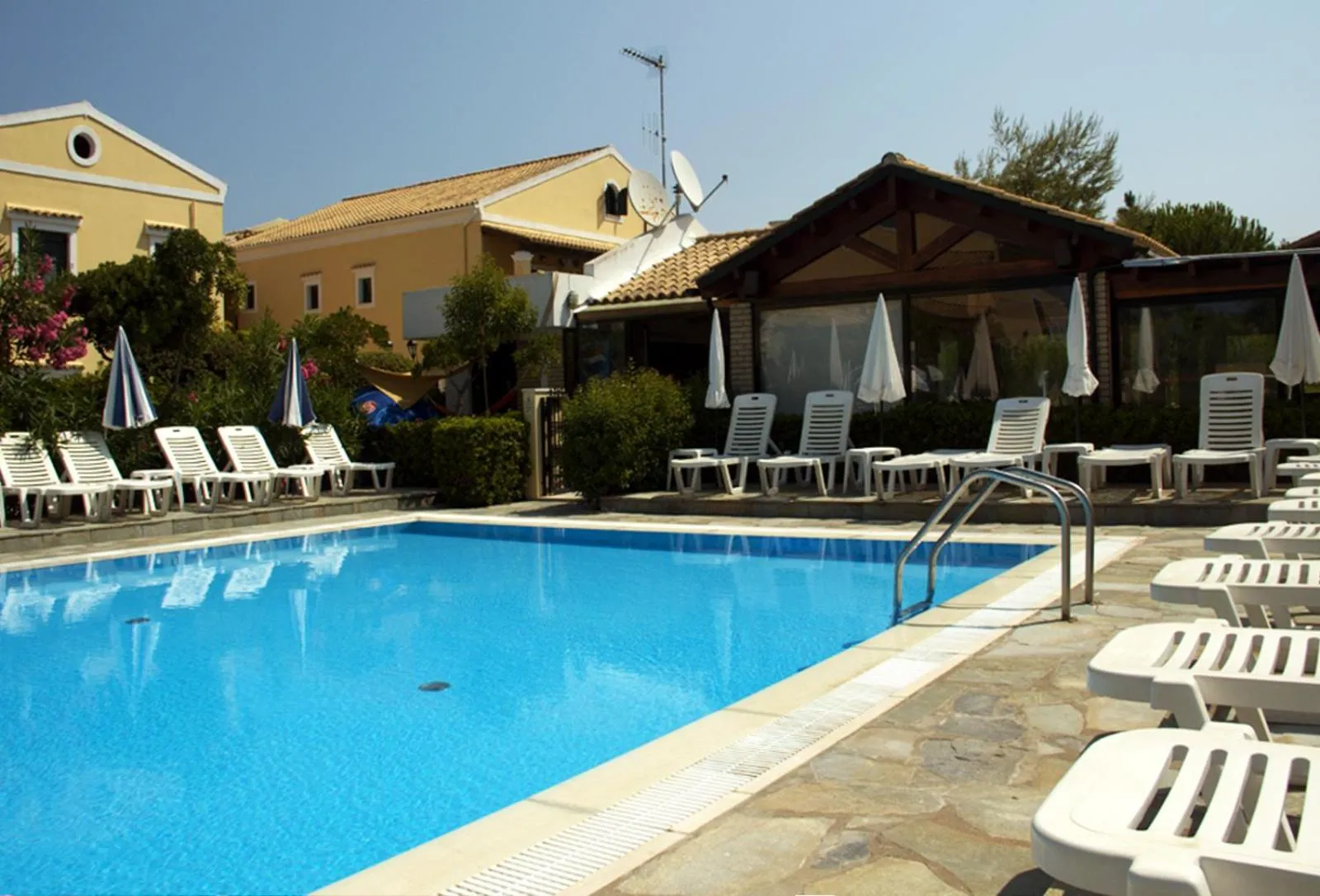 Swimming pool in Nireas Resort Corfu