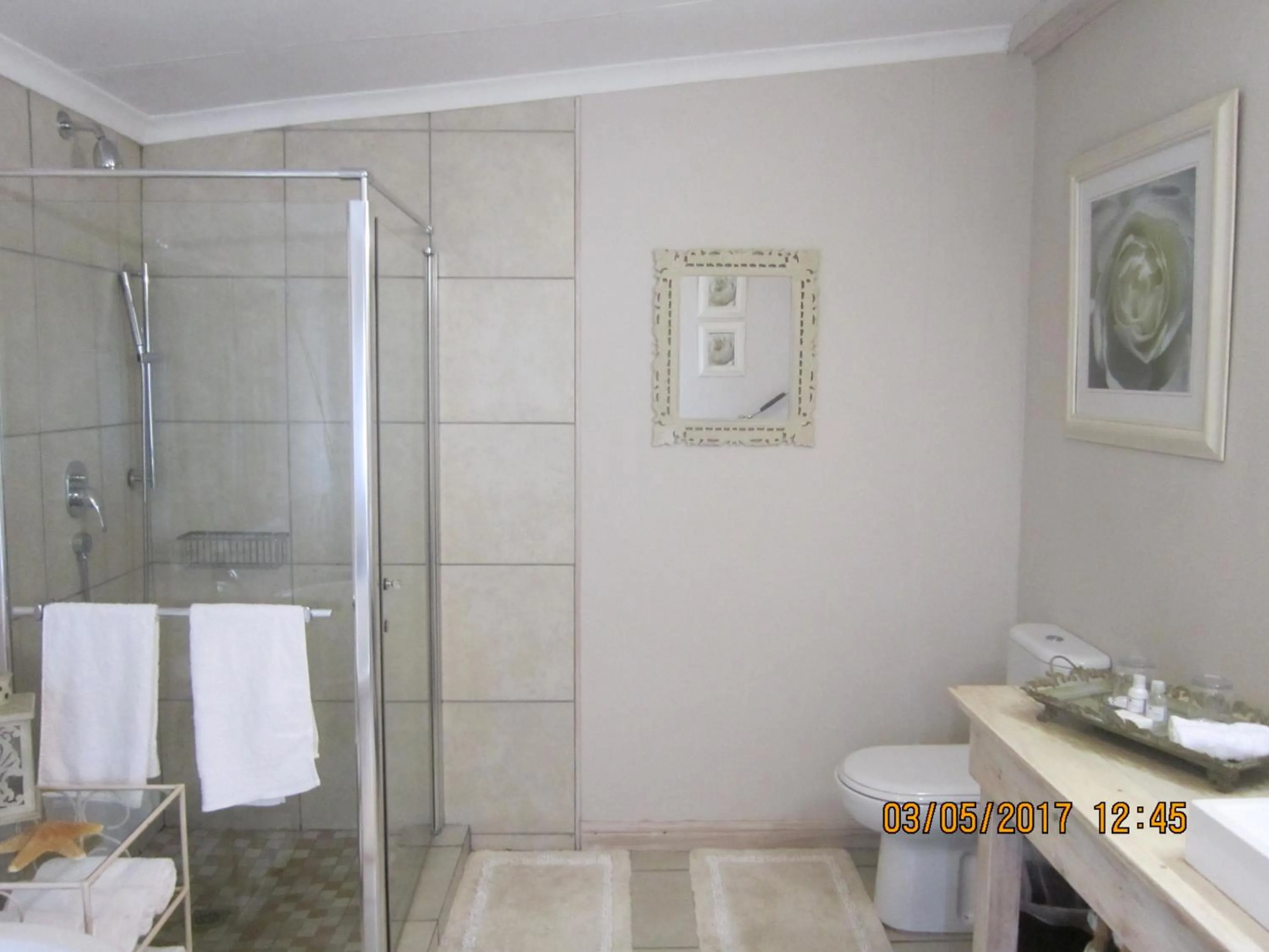 Bathroom in Twilight Cottage