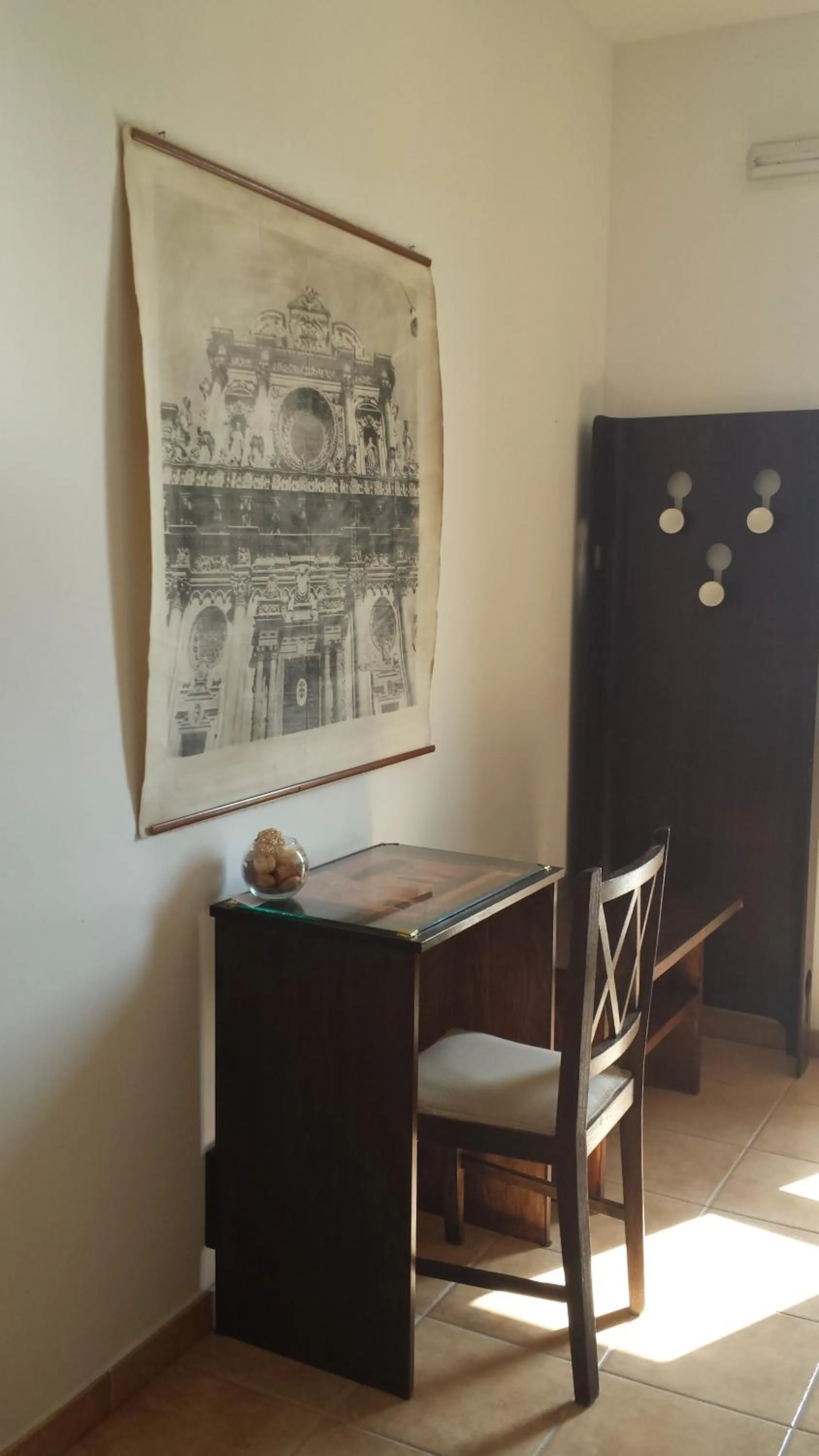 Decorative detail in Vento Dell'Est