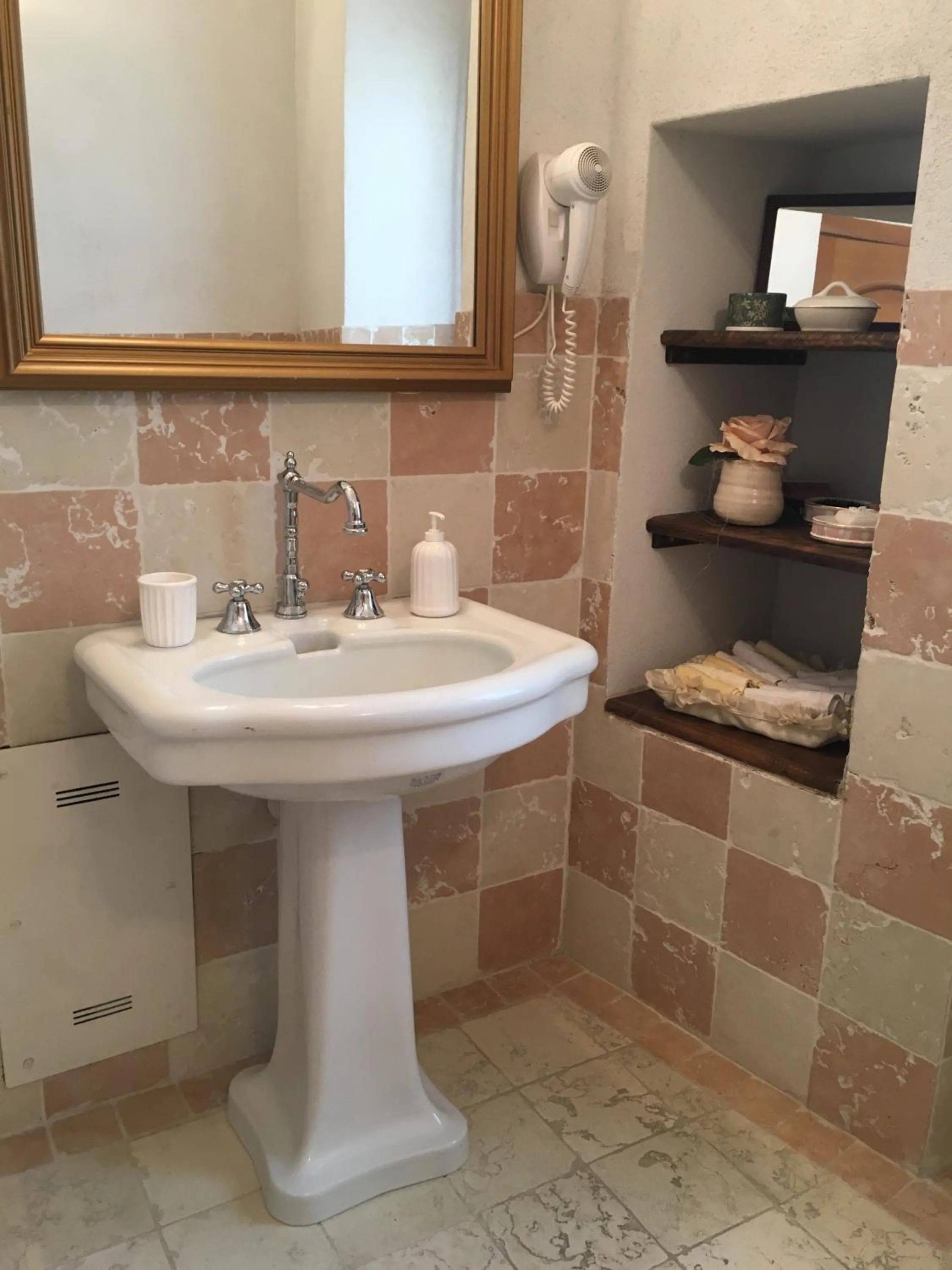 Bathroom in B&B Al Caseificio