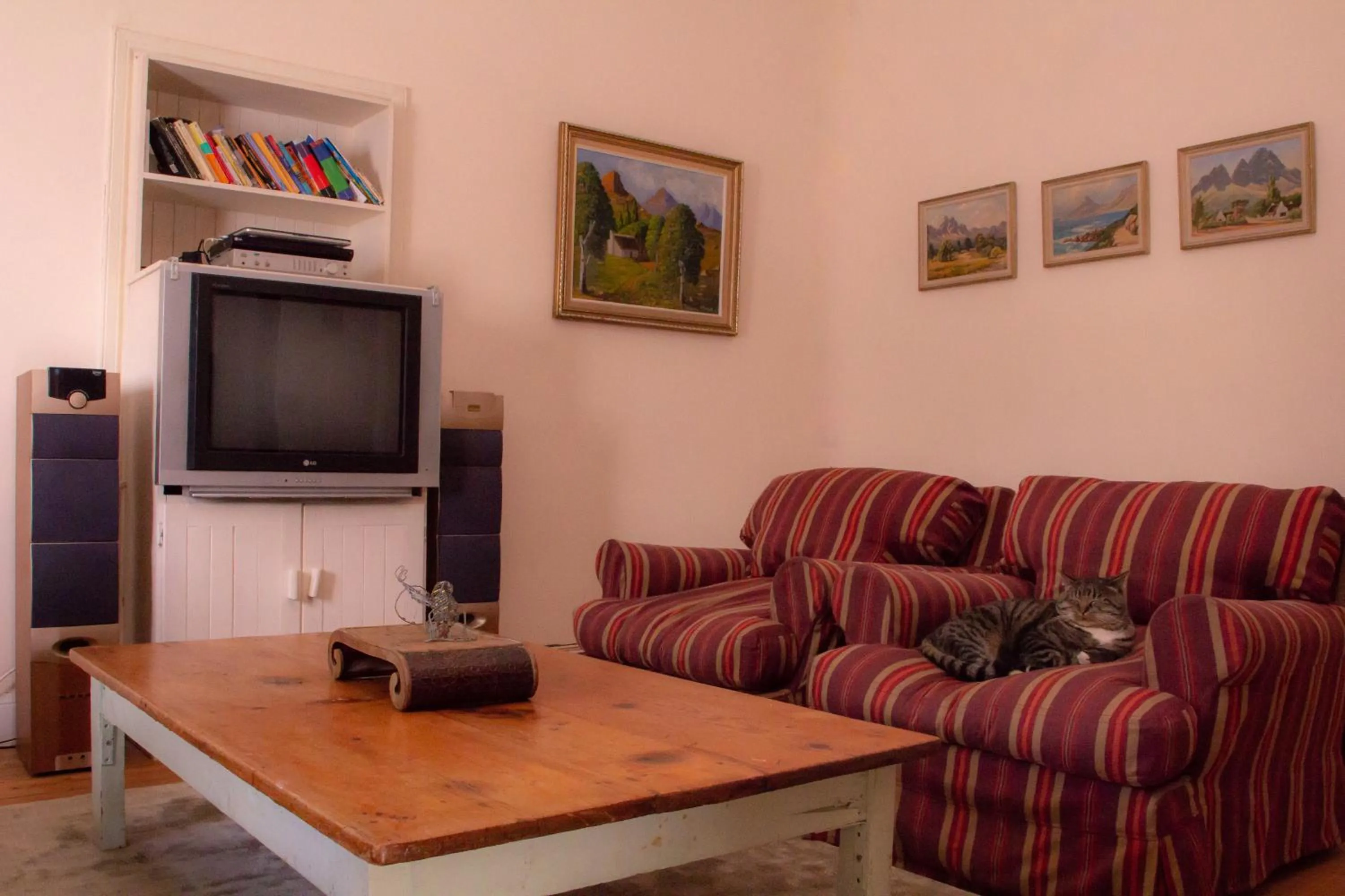 TV and multimedia in The Cherry Stone Country House