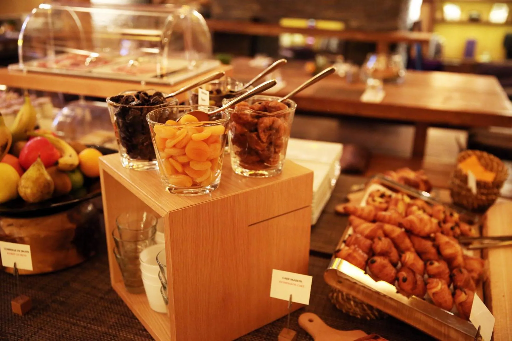 Breakfast in Hotel Le Savoy