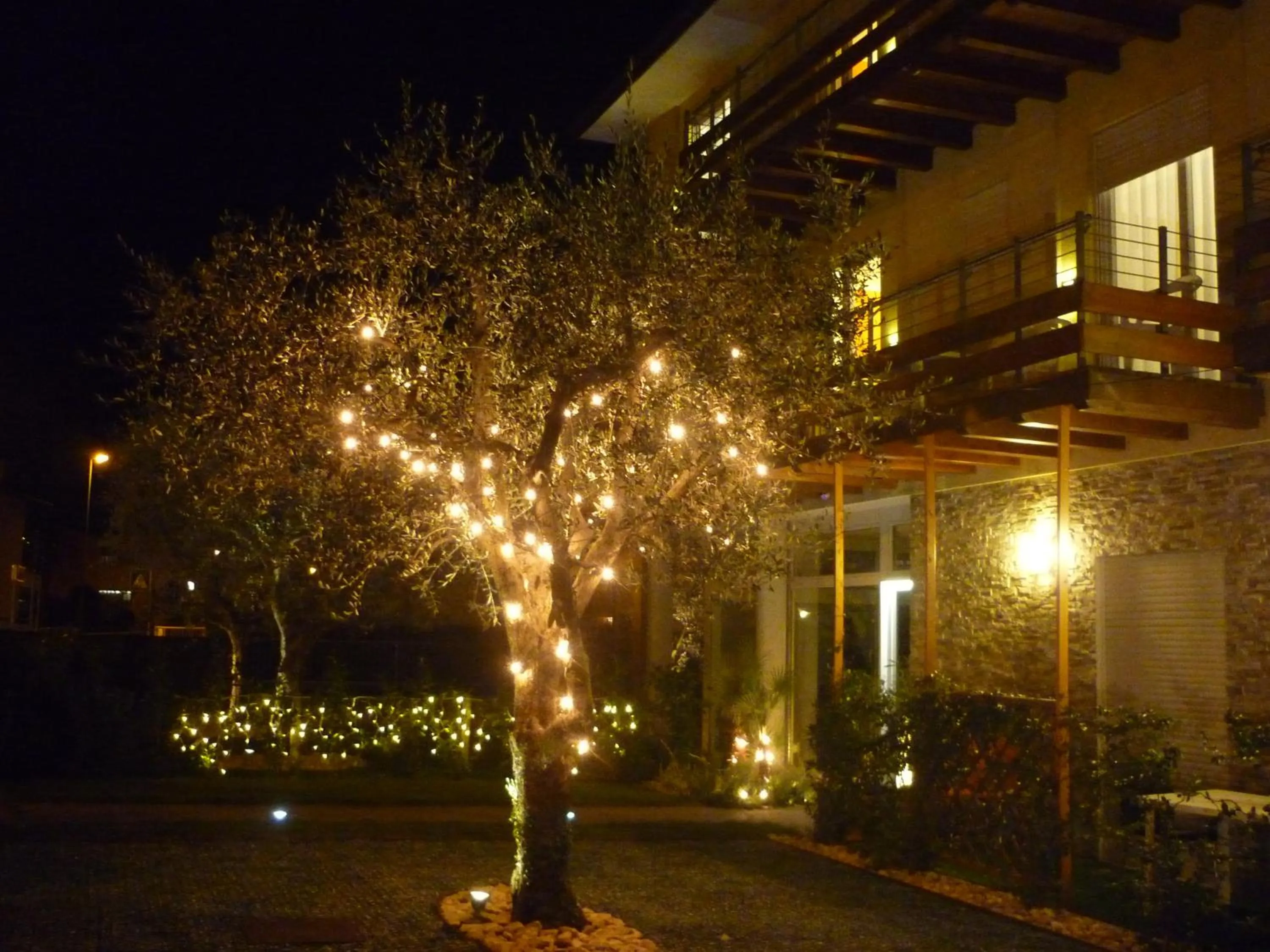 Facade/entrance in Residence Rivachiara (check-in at Hotel Riviera in Viale Rovereto, 95)