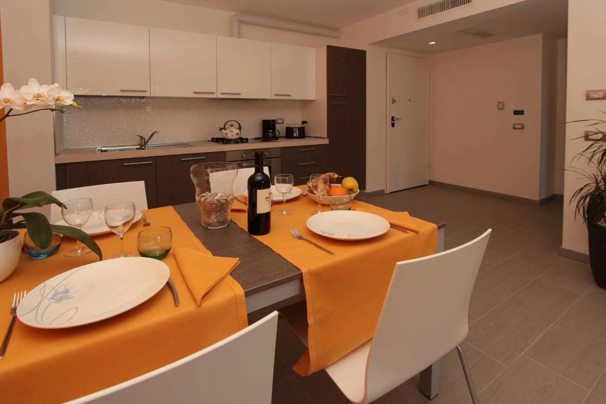 Kitchen or kitchenette in Residence Rivachiara (check-in at Hotel Riviera in Viale Rovereto, 95)
