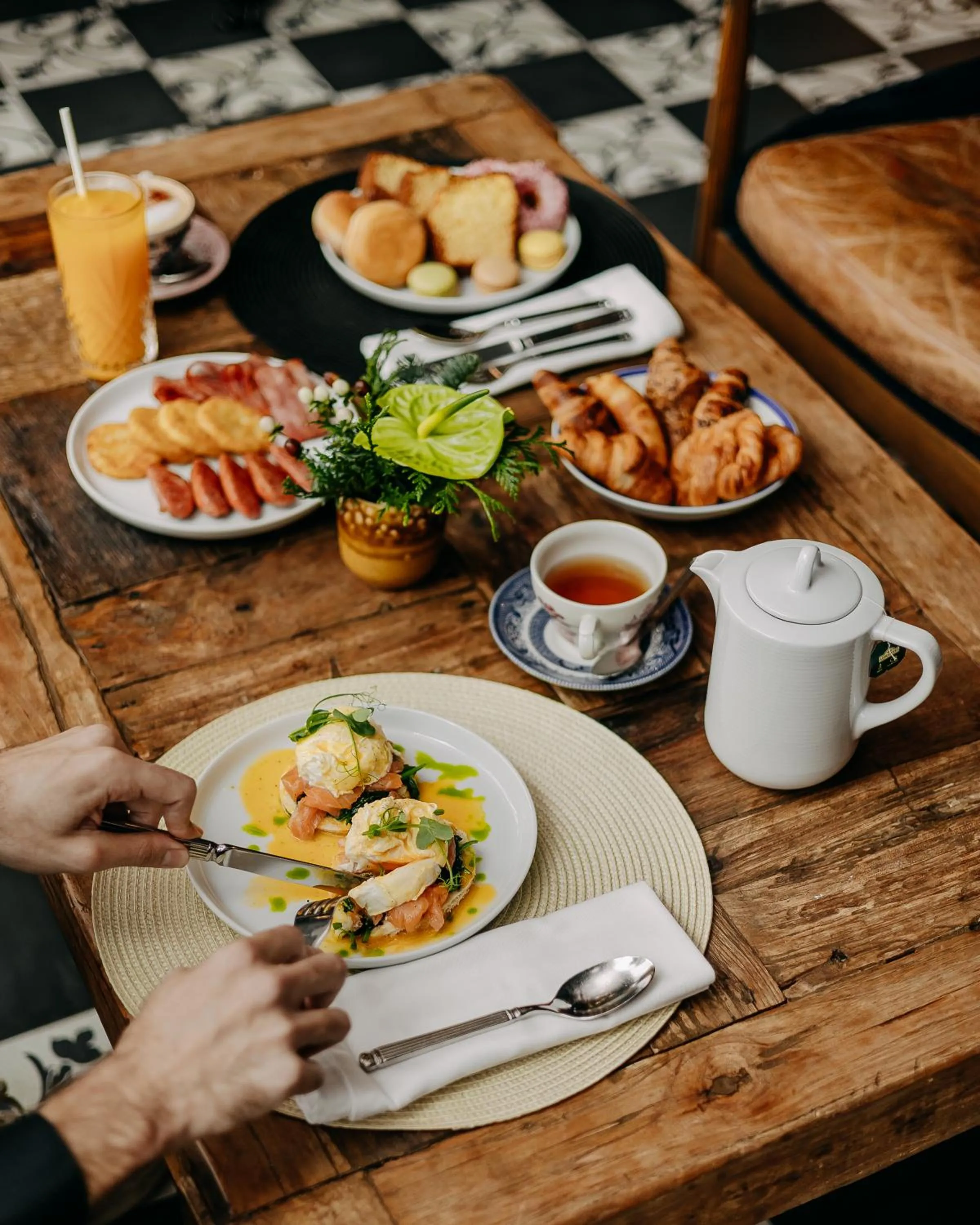 Restaurant/places to eat in 138 Liberdade Hotel