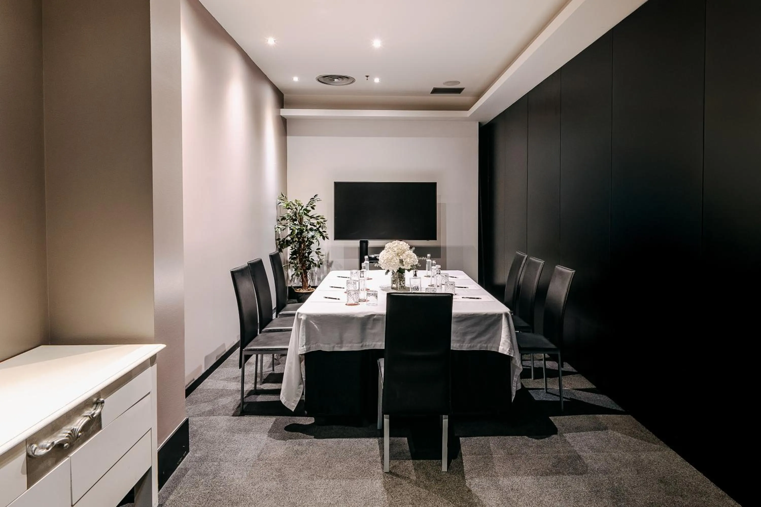 Meeting/conference room in 138 Liberdade Hotel