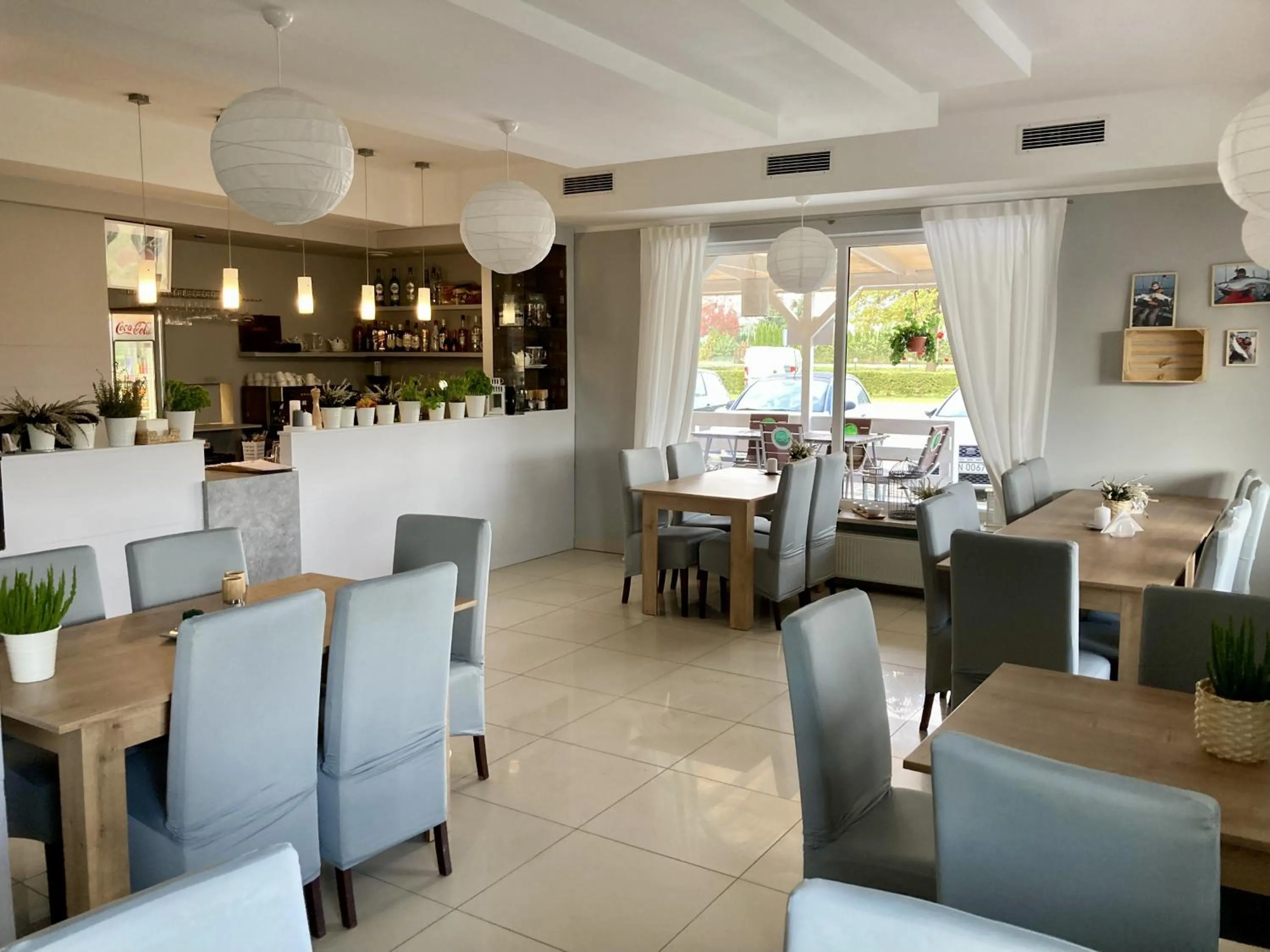 Restaurant/places to eat in Hotel Solec