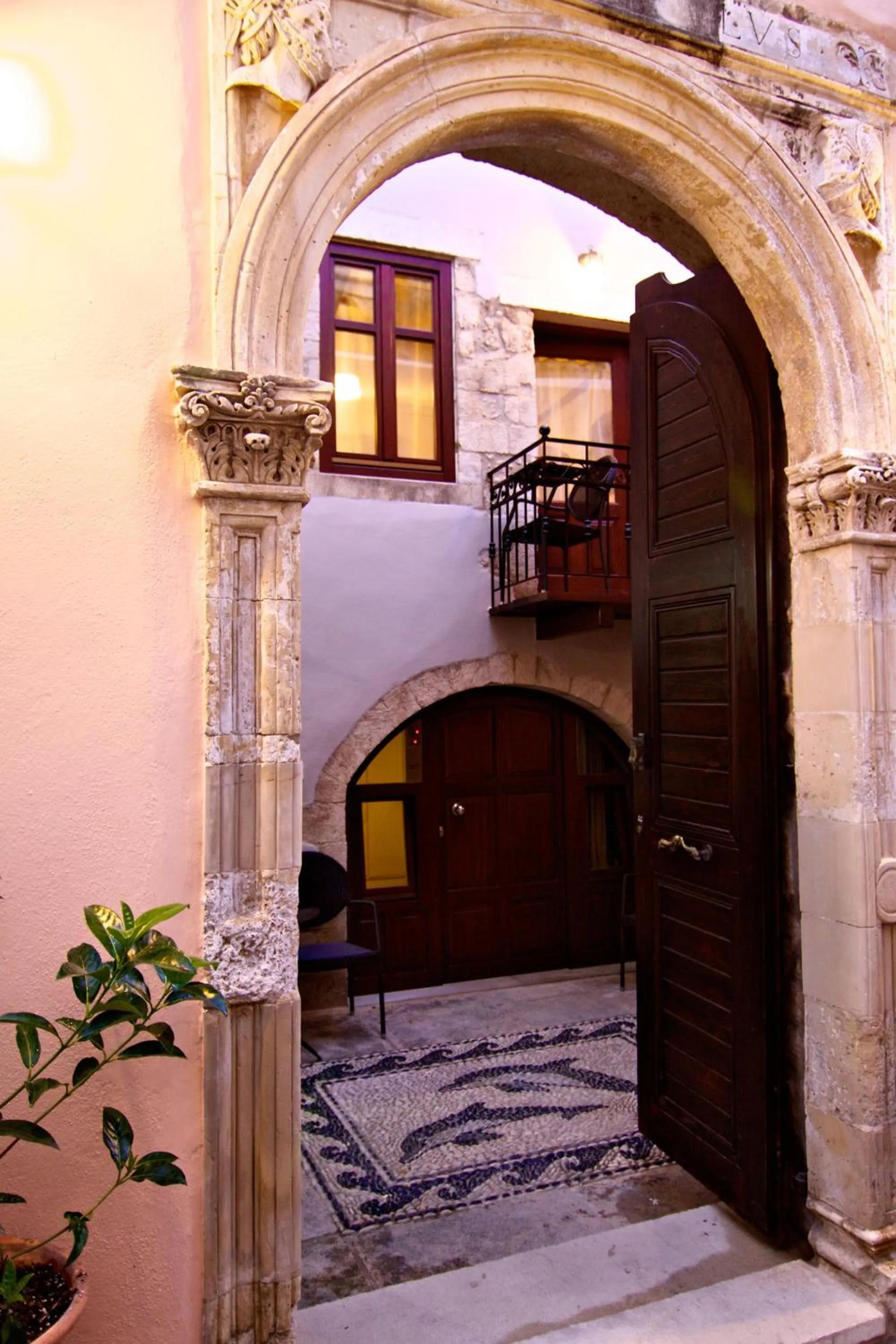 Facade/entrance in Casa Dei Delfini