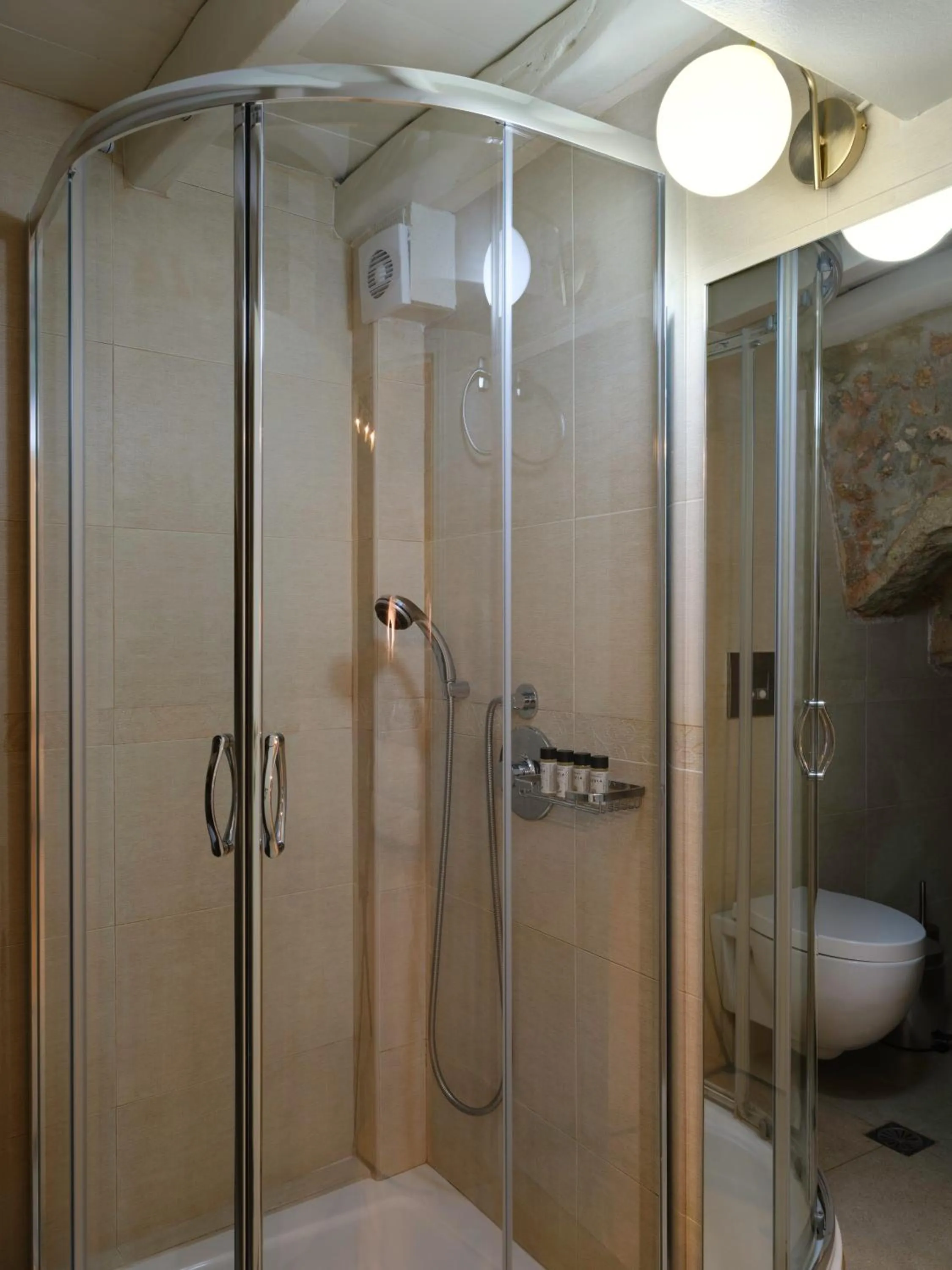 Shower in Casa Dei Delfini