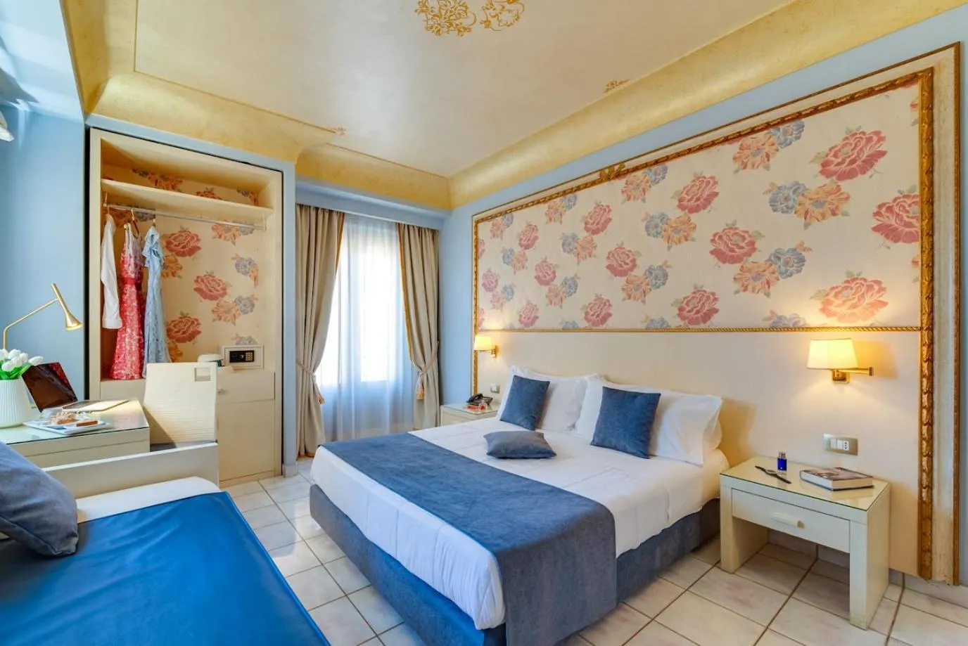 Bedroom, Bed in Fazio Rooms