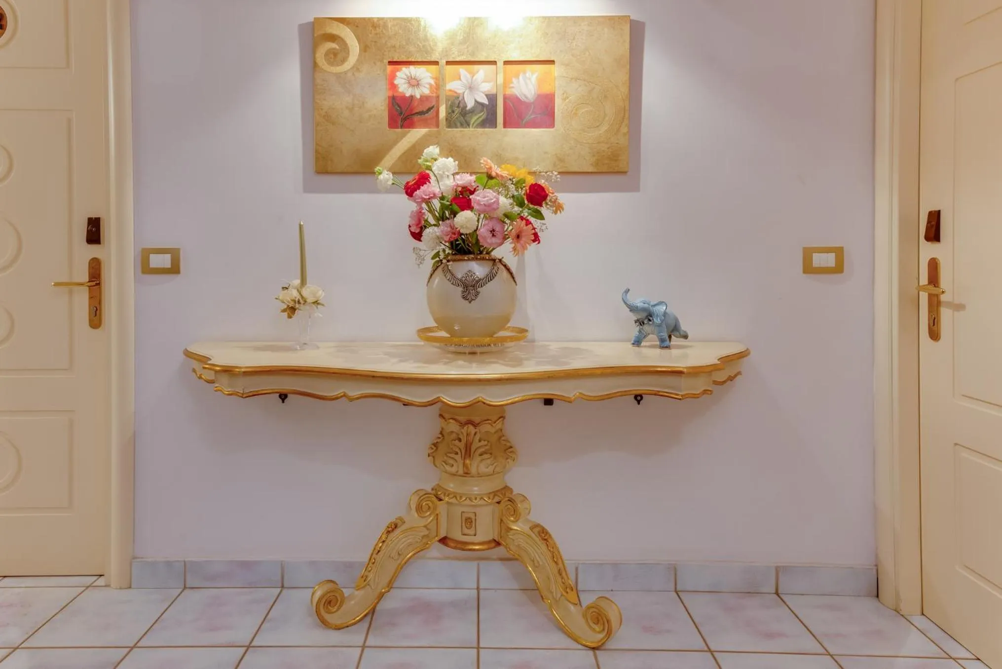 Living room in Fazio Rooms