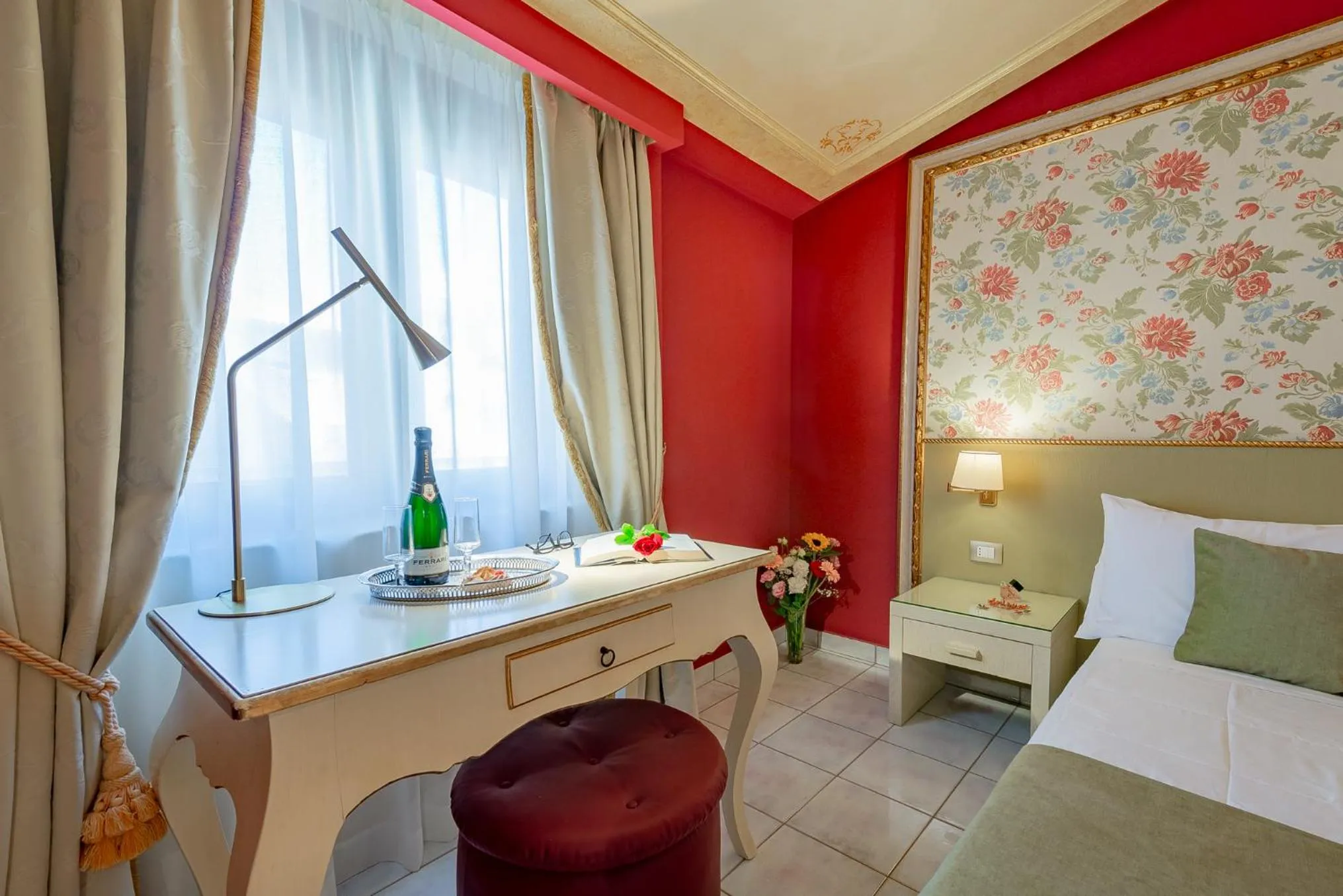 Bedroom, Bed in Fazio Rooms