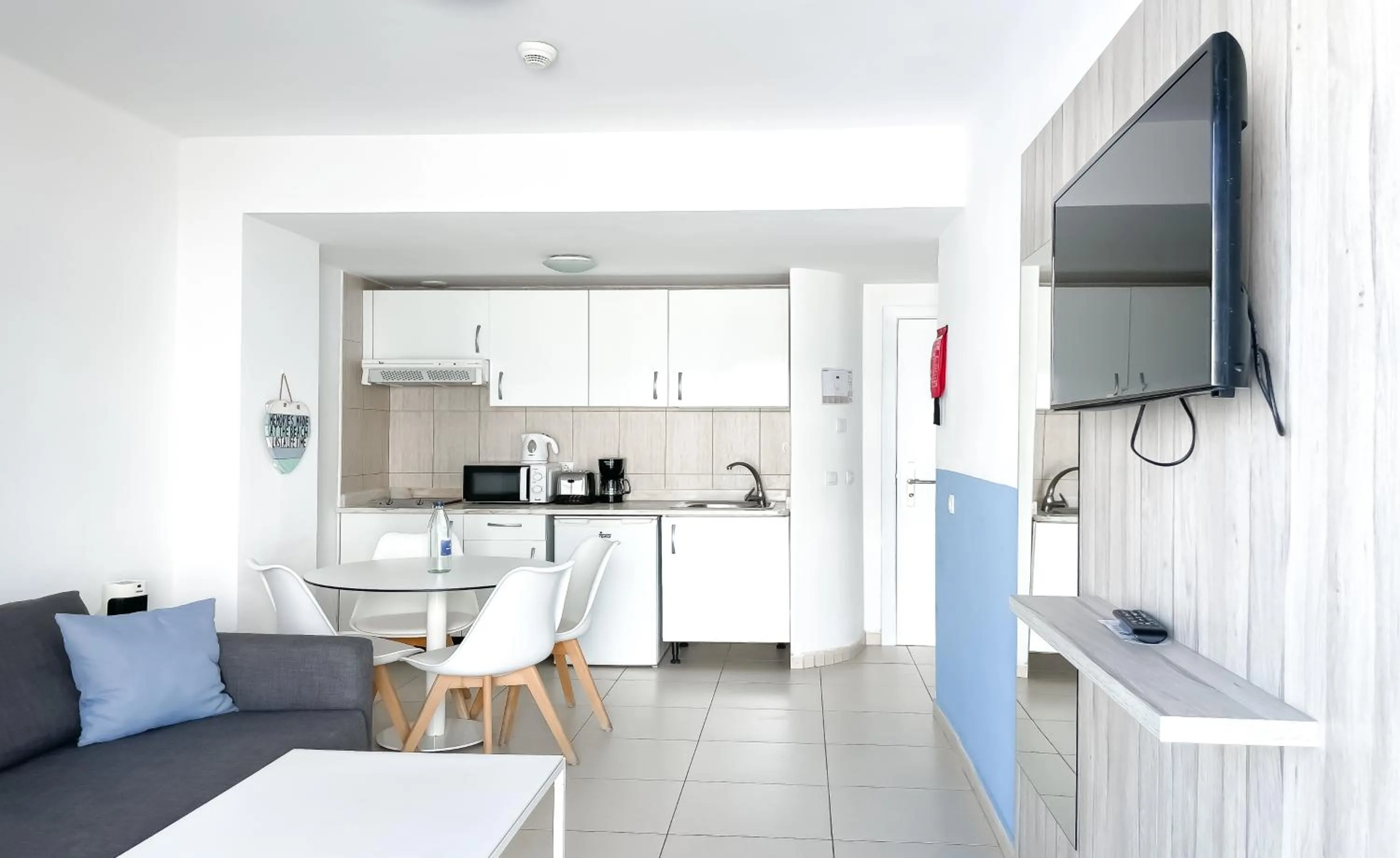 TV and multimedia in Corralejo Surfing Colors Hotel&Apartments