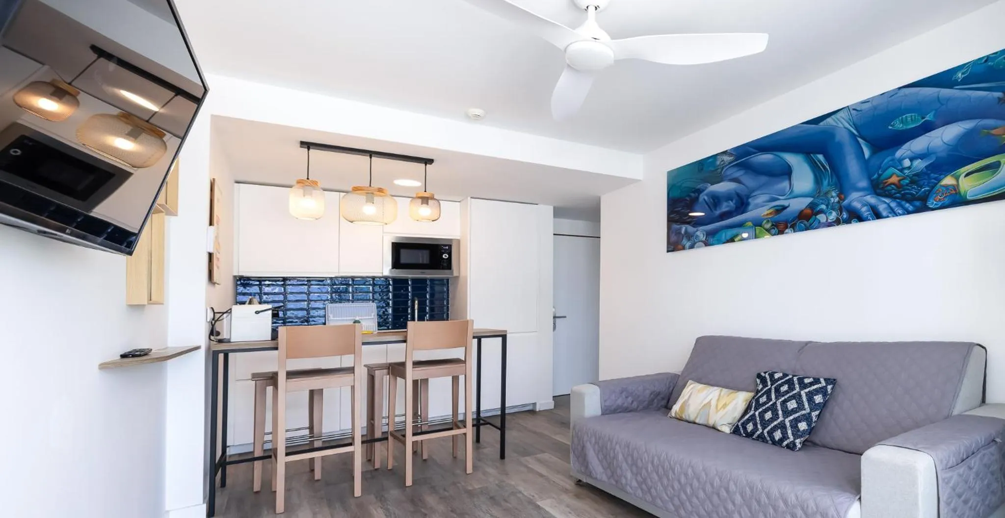 TV and multimedia in Corralejo Surfing Colors Hotel&Apartments