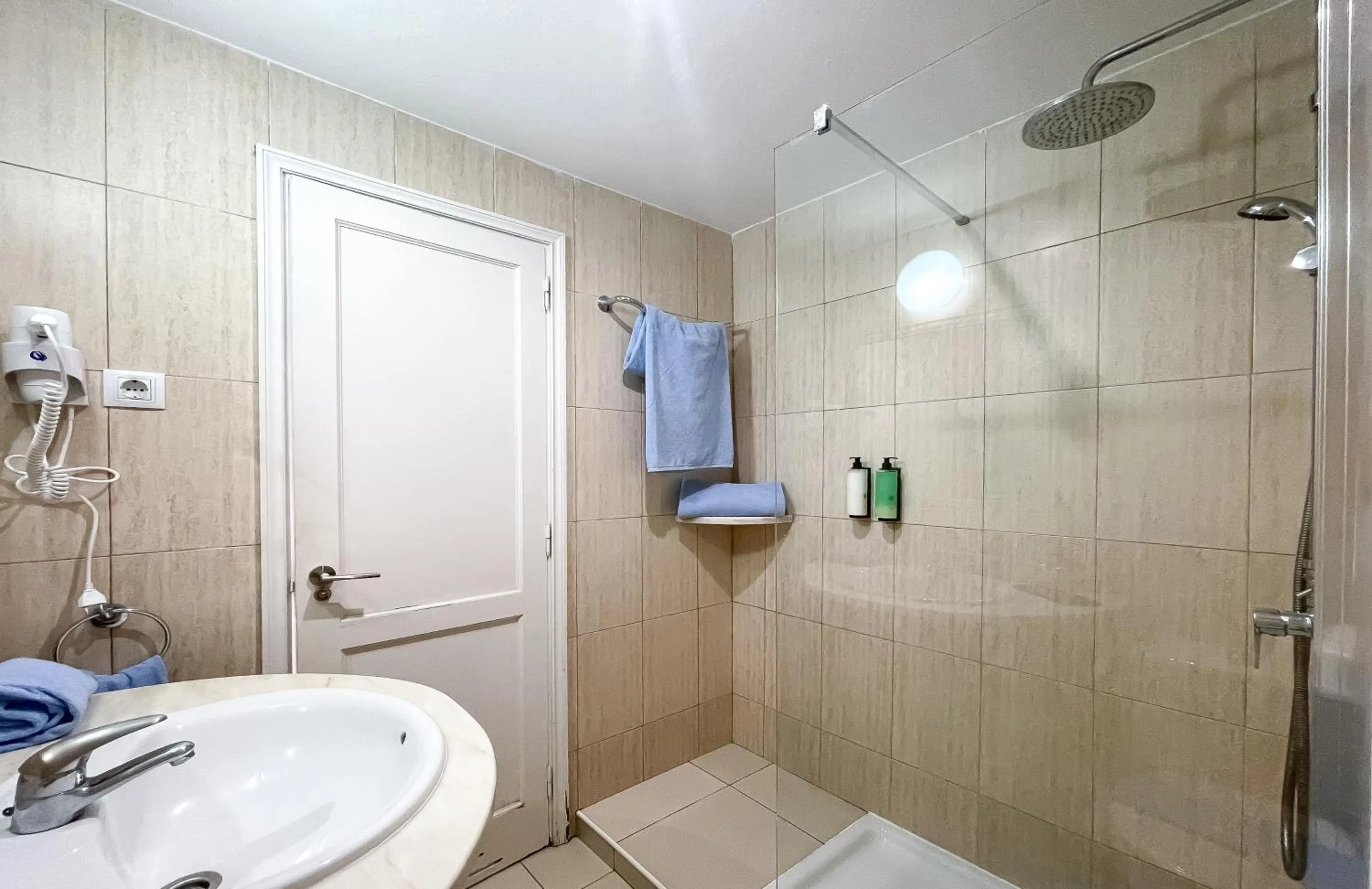 Shower in Corralejo Surfing Colors Hotel&Apartments