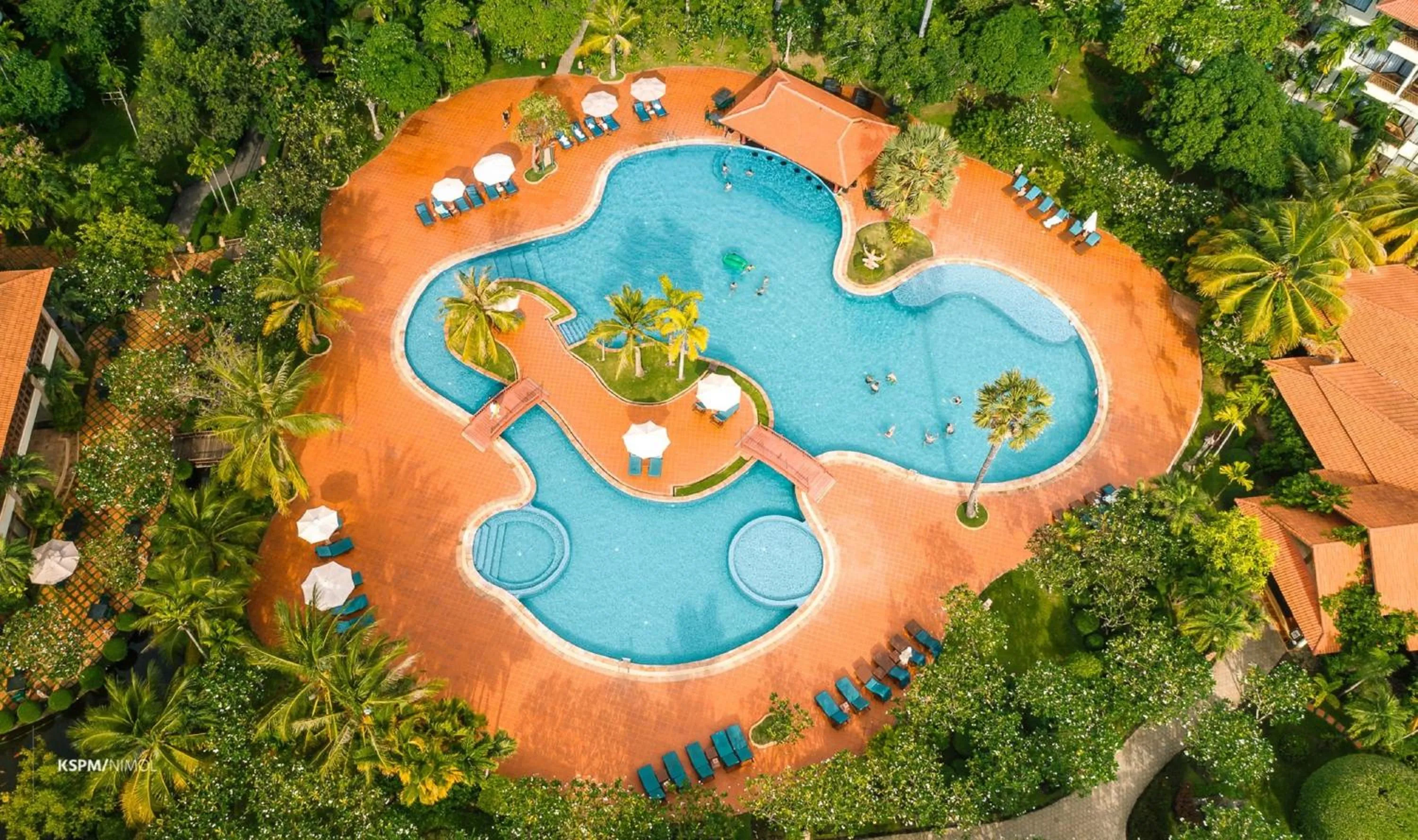 Swimming pool in Angkor Palace Resort & Spa