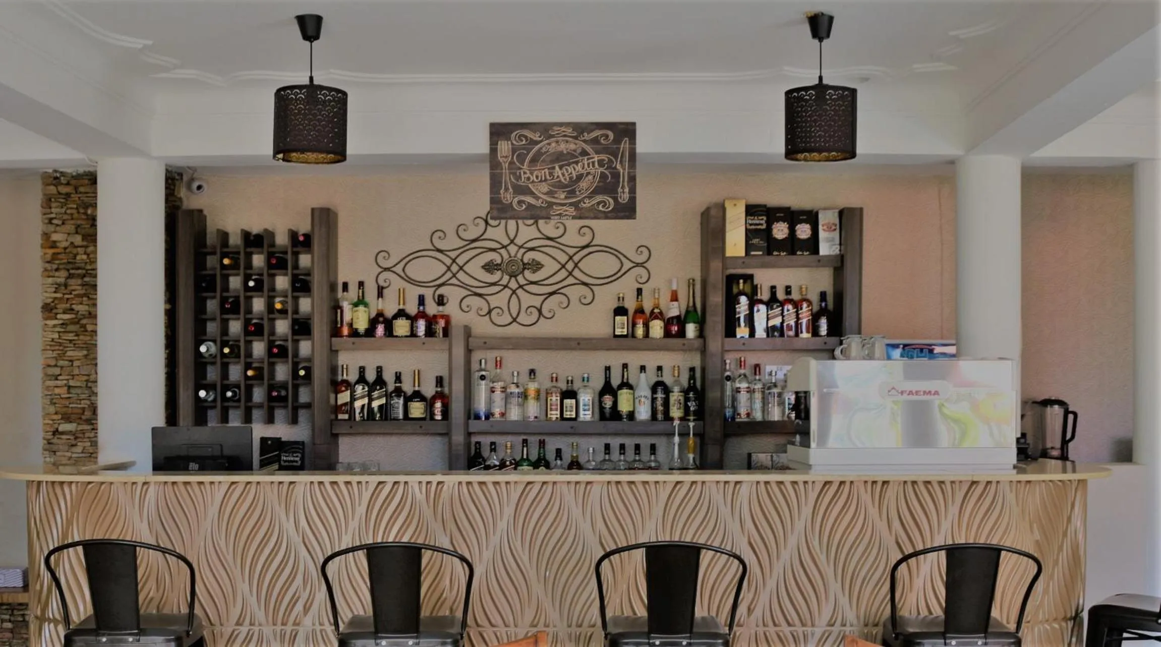 Restaurant/places to eat in Ivory Castle Limited