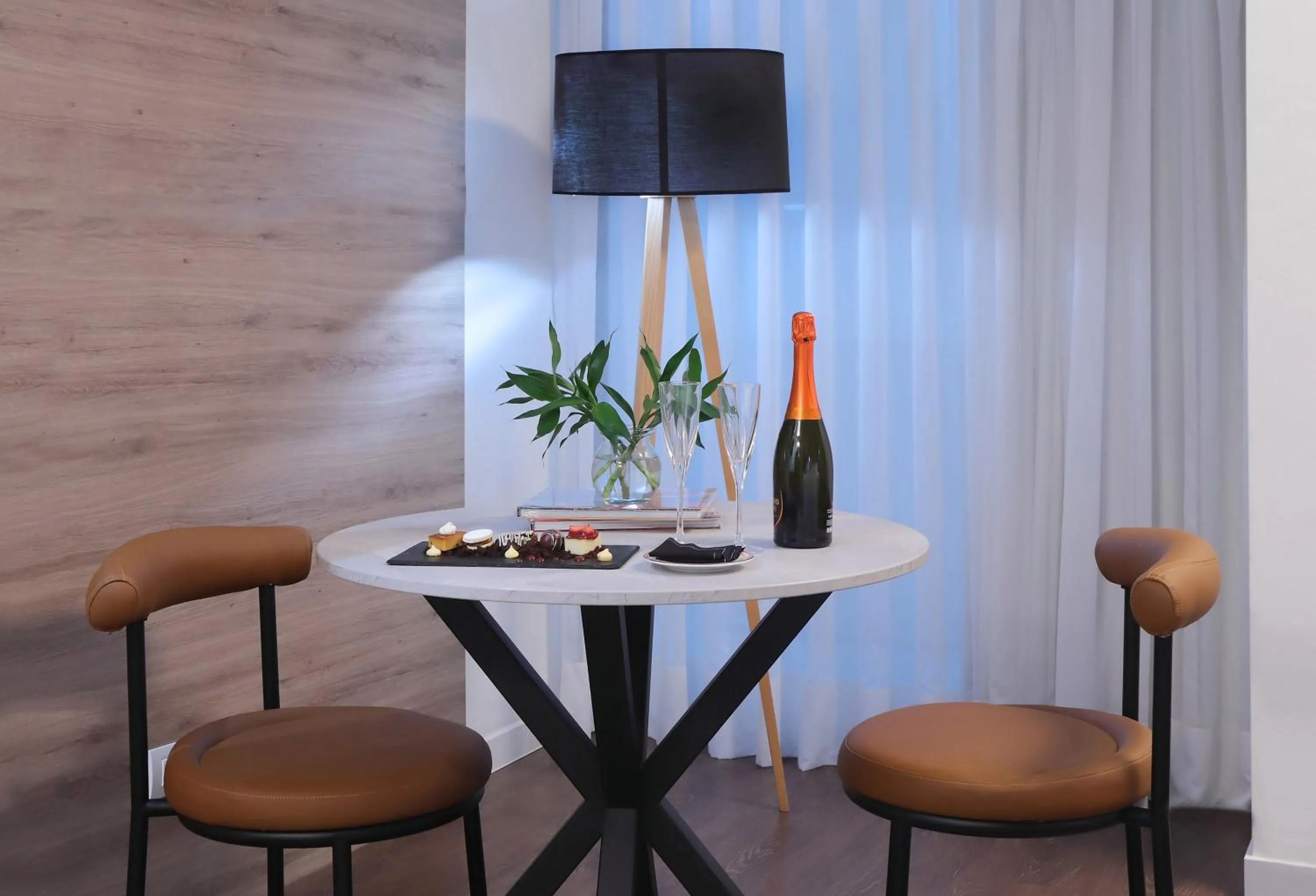 Dining area in INNSiDE by Meliá Lima Miraflores