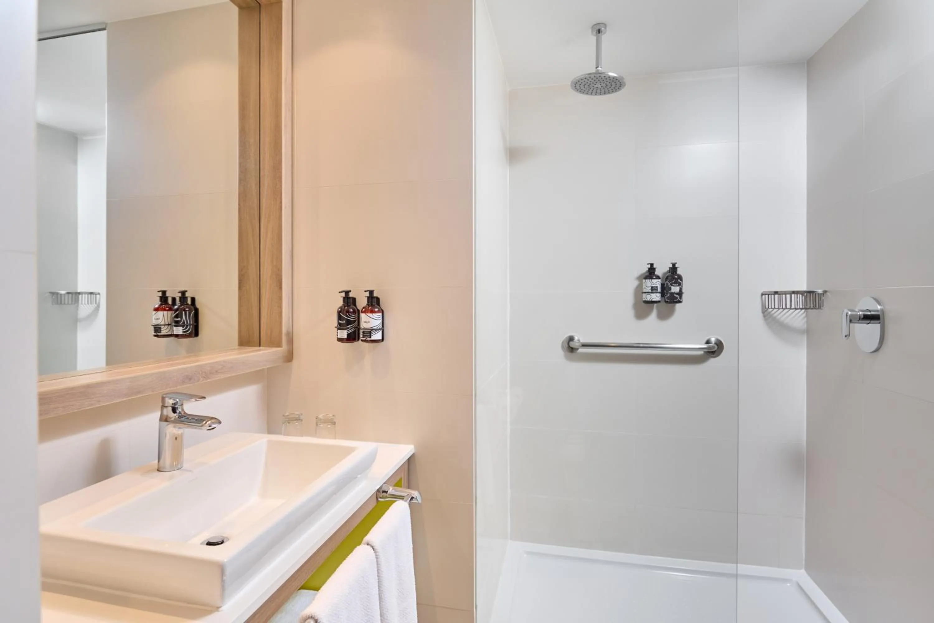 Bathroom in INNSiDE by Meliá Lima Miraflores